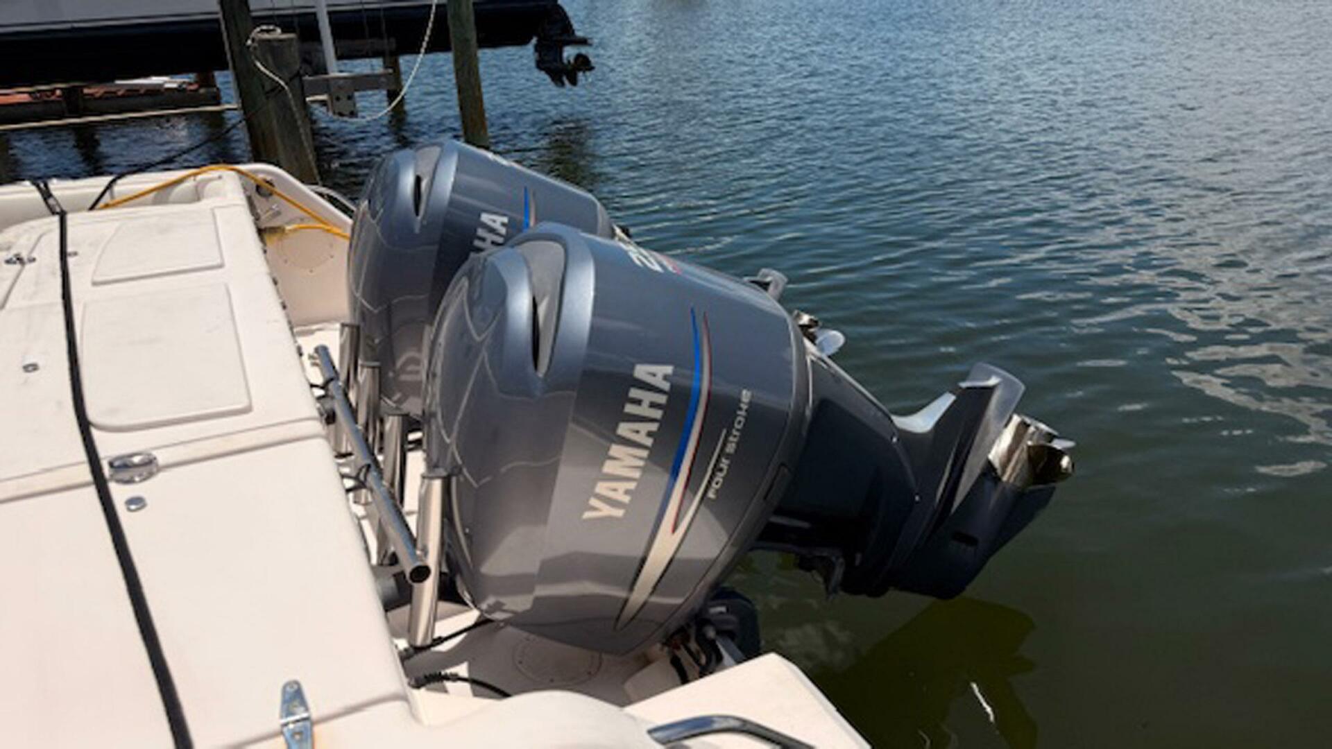 Slide: The Image of Grady-White Express 330 2005 - 5395370