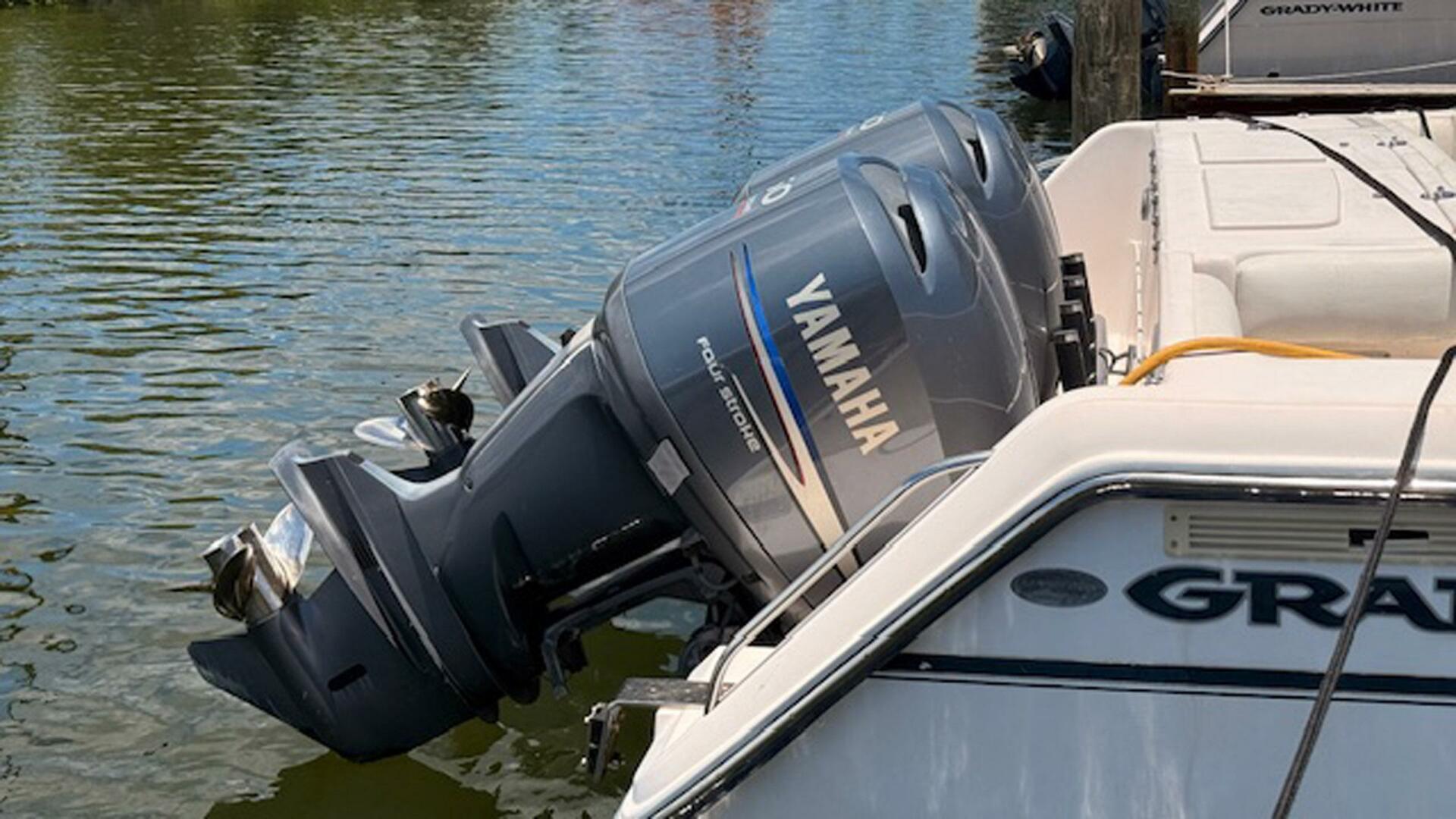 Slide: The Image of Grady-White Express 330 2005 - 5395372