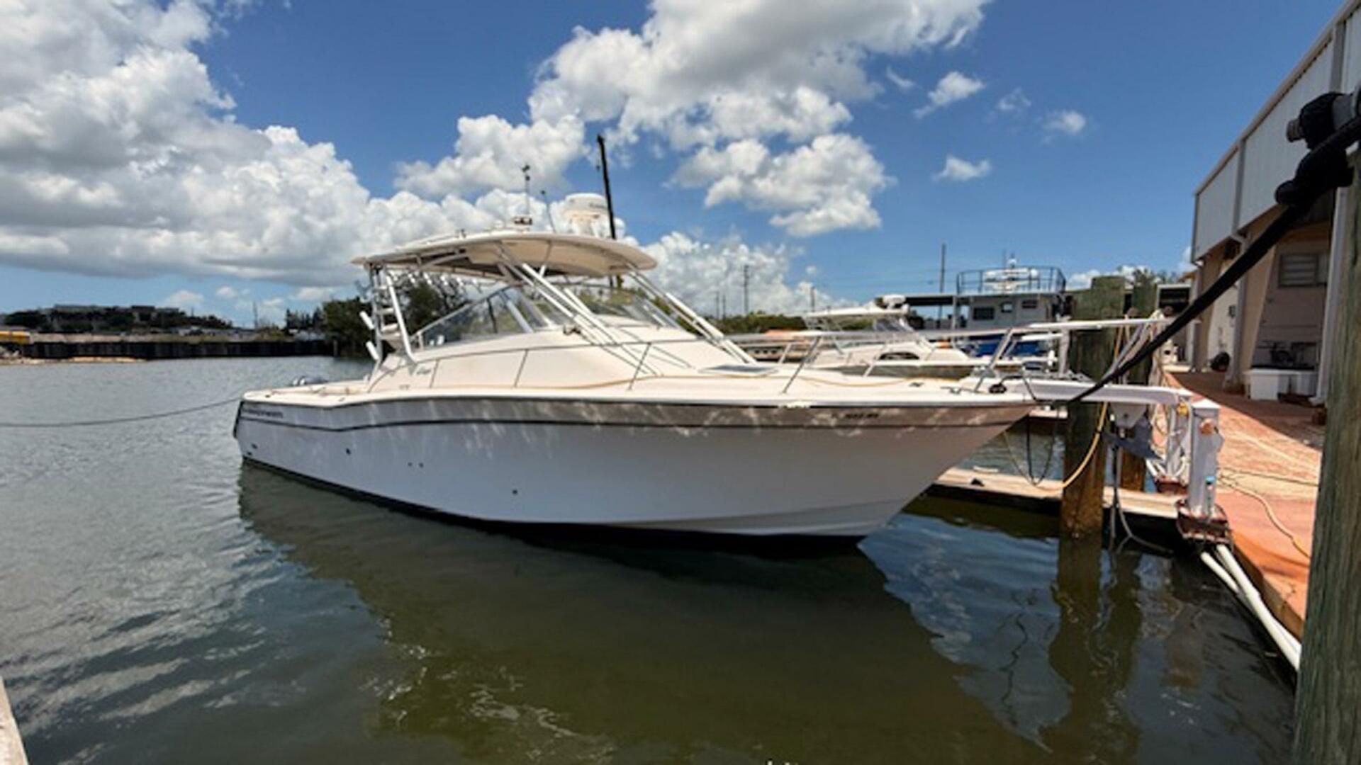 Slide: The Image of Grady-White Express 330 2005 - 5395374