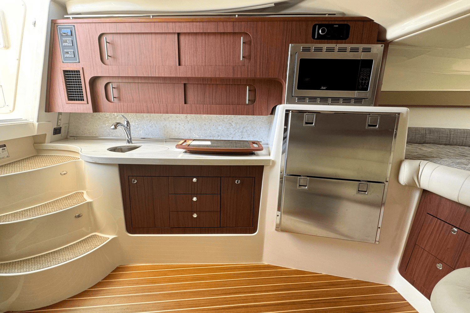 Slide: The Image of Grady-White Express 370 2022 - 14