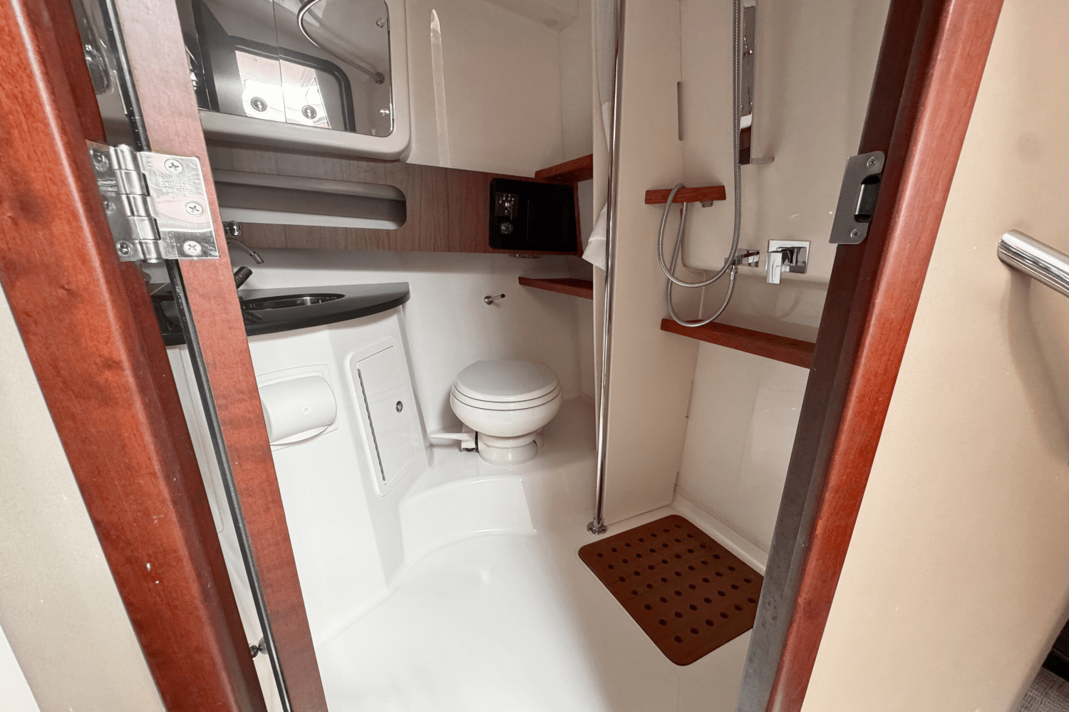 Slide: The Image of Grady-White Express 370 2022 - 16