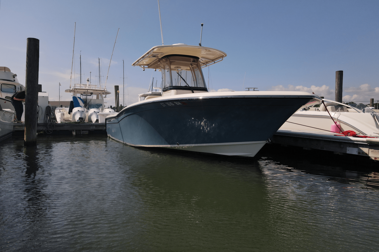 Slide: The Image of Grady-White Fisherman 236 2020 - 0