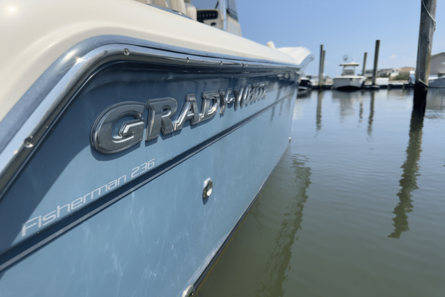 Slide: The Image of Grady-White Fisherman 236 2020 - 1