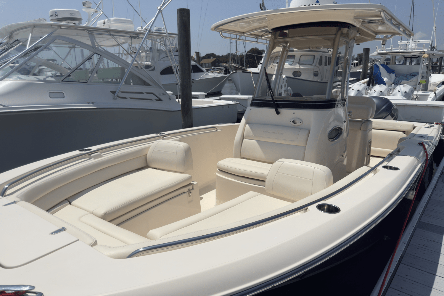 Slide: The Image of Grady-White Fisherman 236 2020 - 13