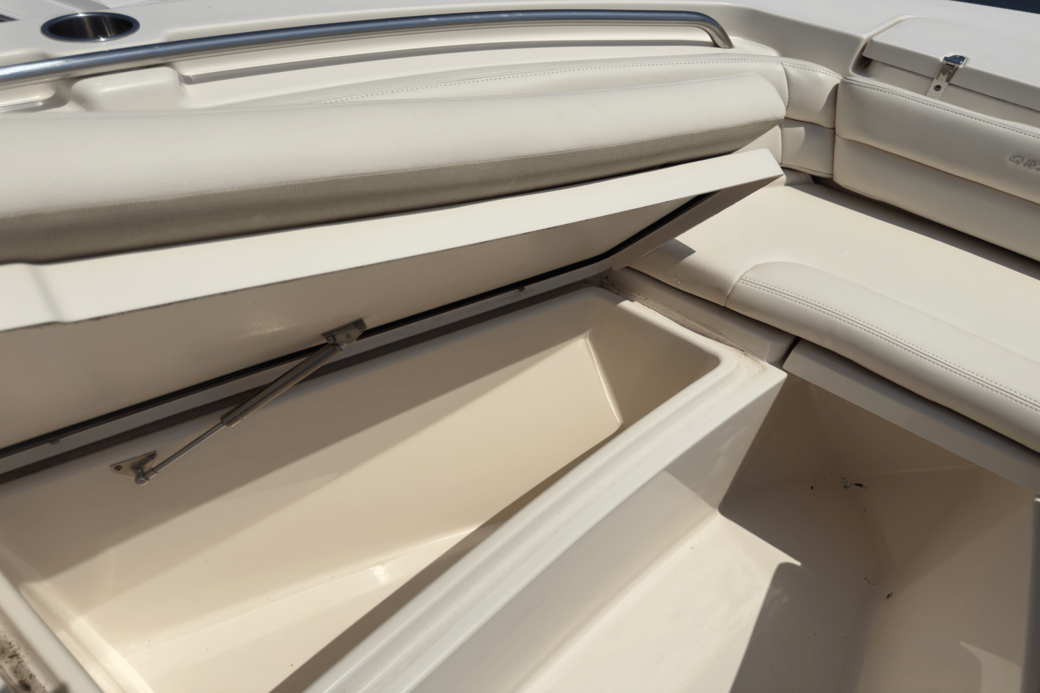 Slide: The Image of Grady-White Fisherman 236 2020 - 16