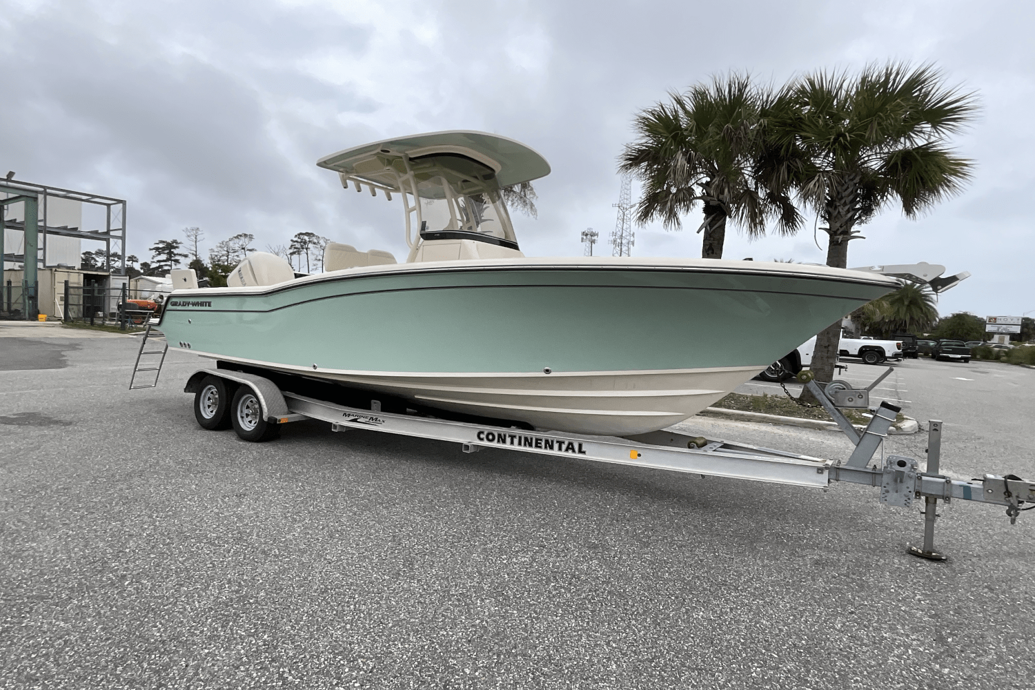 Slide: The Image of Grady-White Fisherman 236 2025 - 0