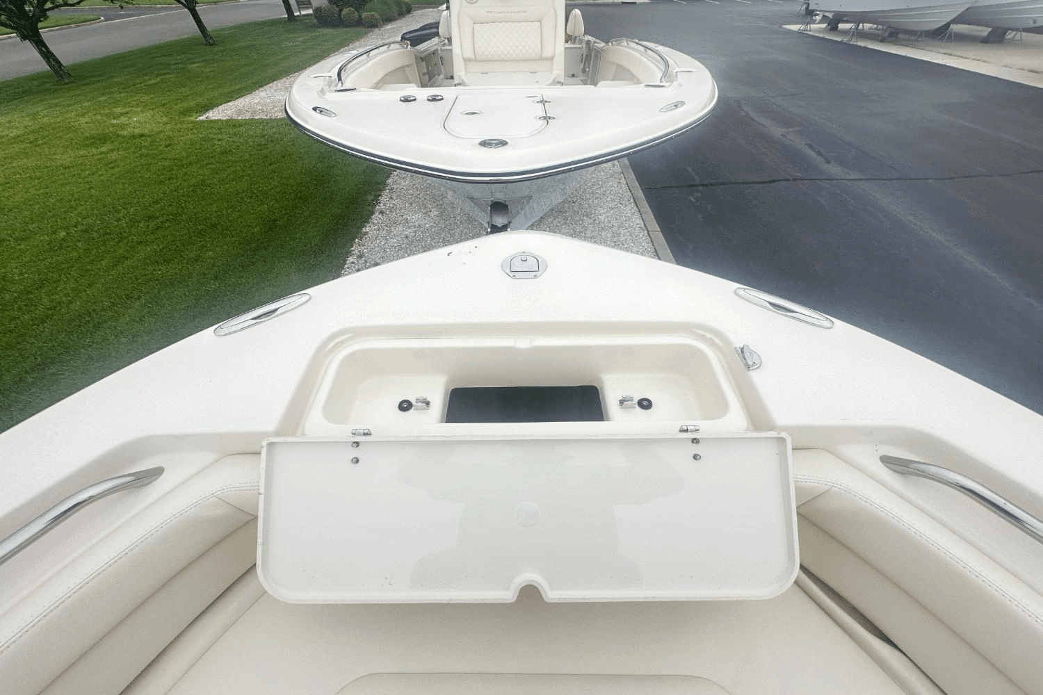 Slide: The Image of Grady-White Fisherman 236 2025 - 16