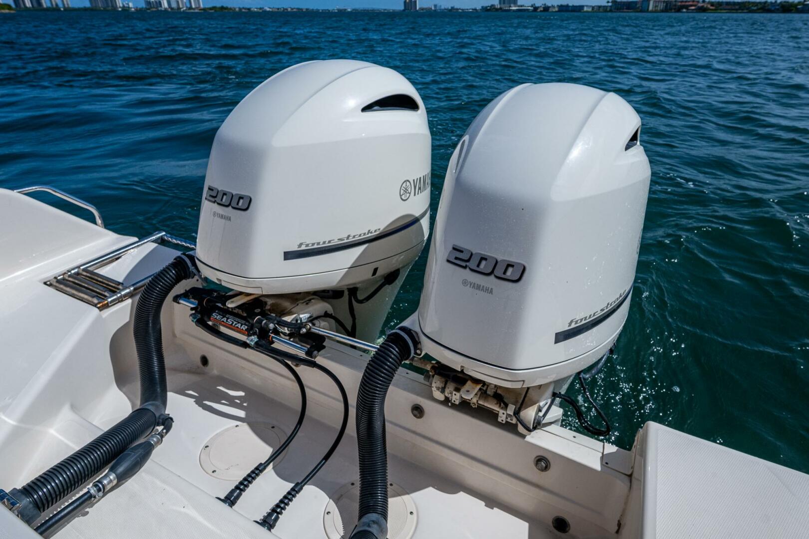 Slide: The Image of Grady-White Fisherman 257 2015 - 5453988