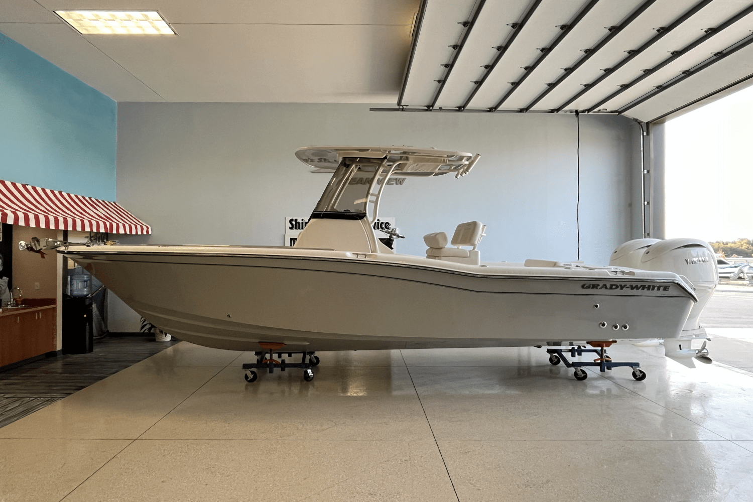 Slide: The Image of Grady-White Fisherman 257 2025 - 0
