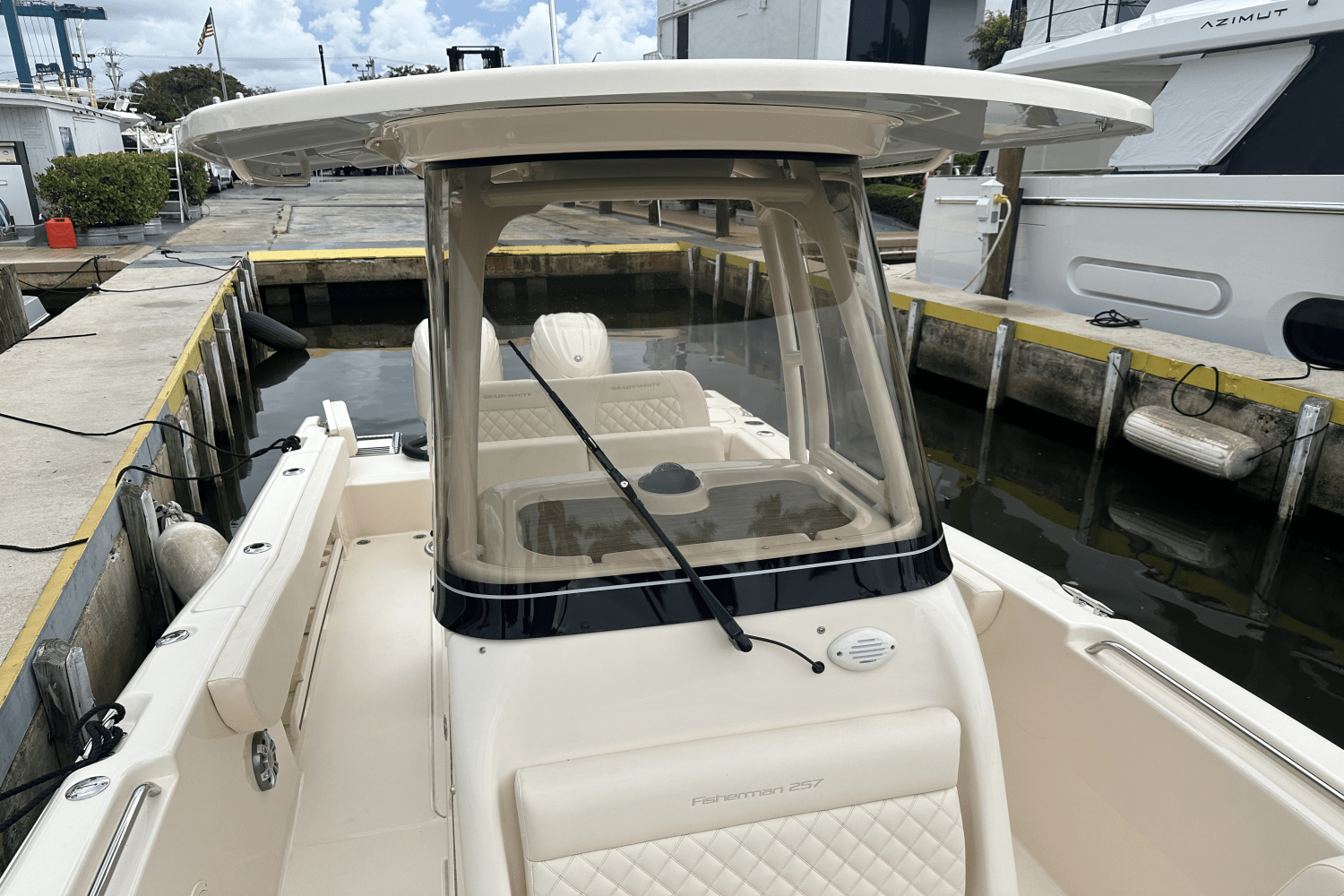 Slide: The Image of Grady-White Fisherman 257 2025 - 12