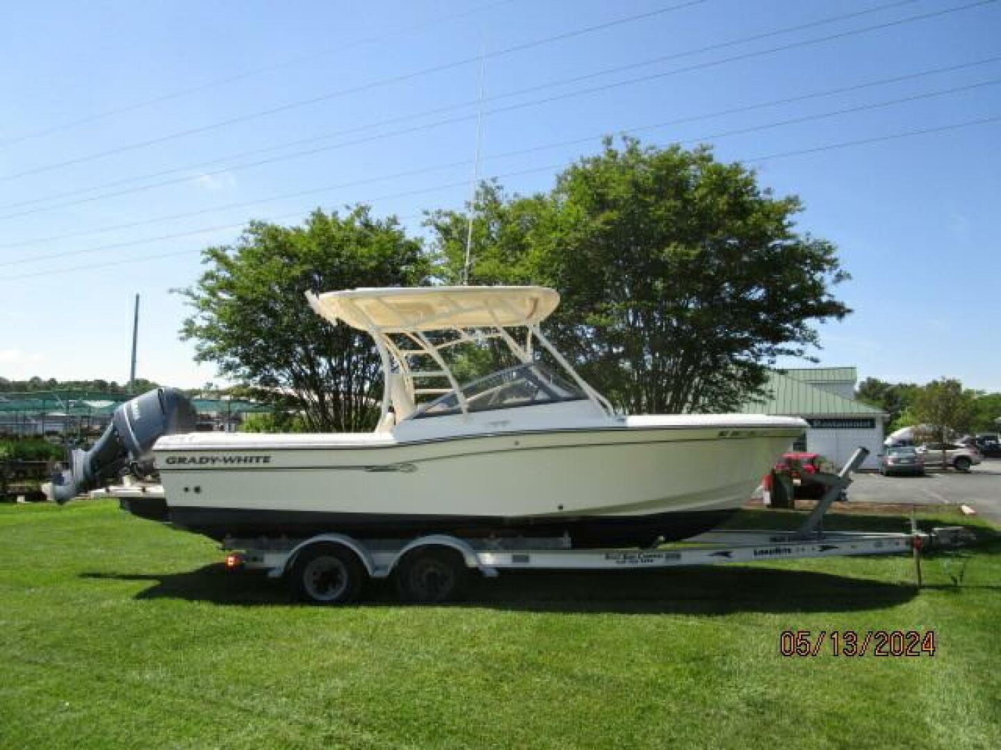 Slide: The Image of 22' Grady-White starboard profile - 4378667