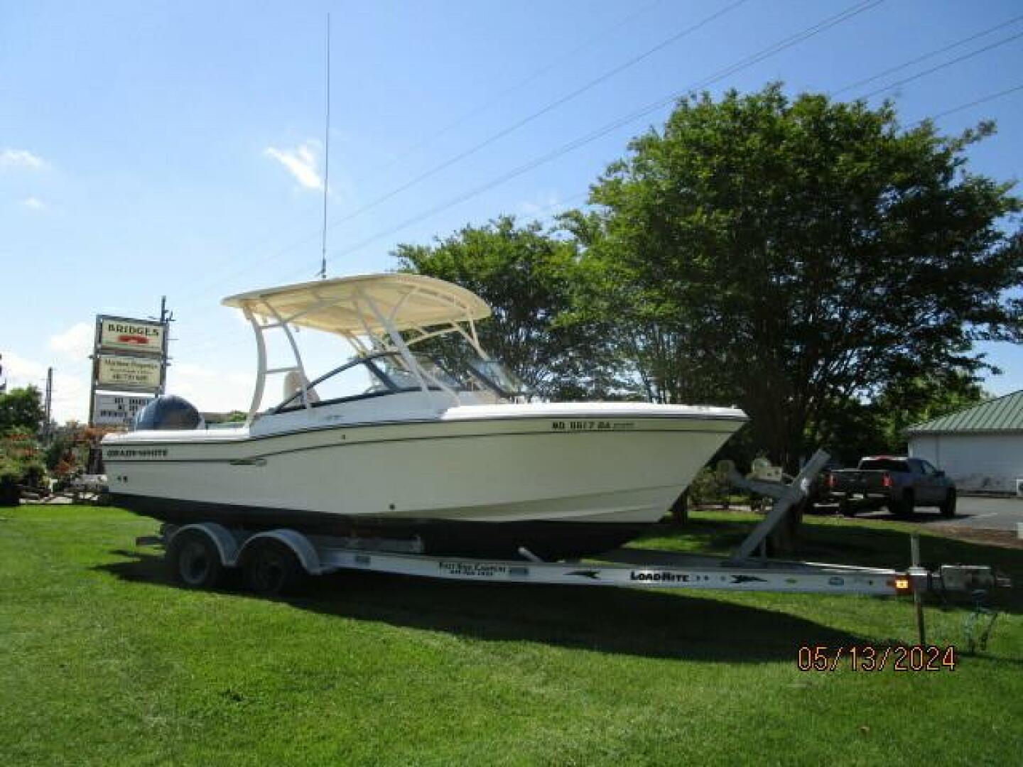 Slide: The Image of 22' Grady-White starboard forward profile - 4378666