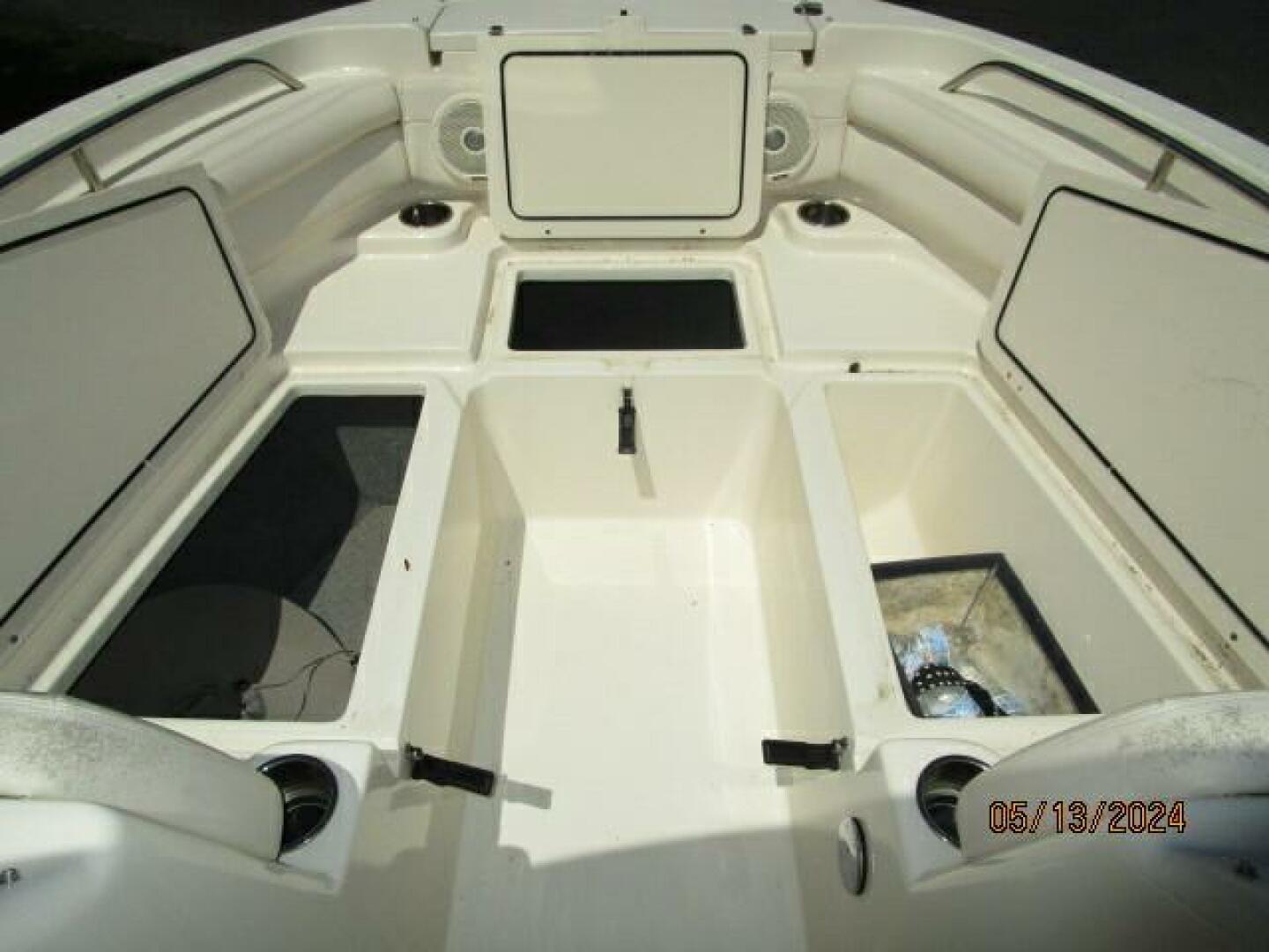 Slide: The Image of 22' Grady-White foredeck storage - 4378645