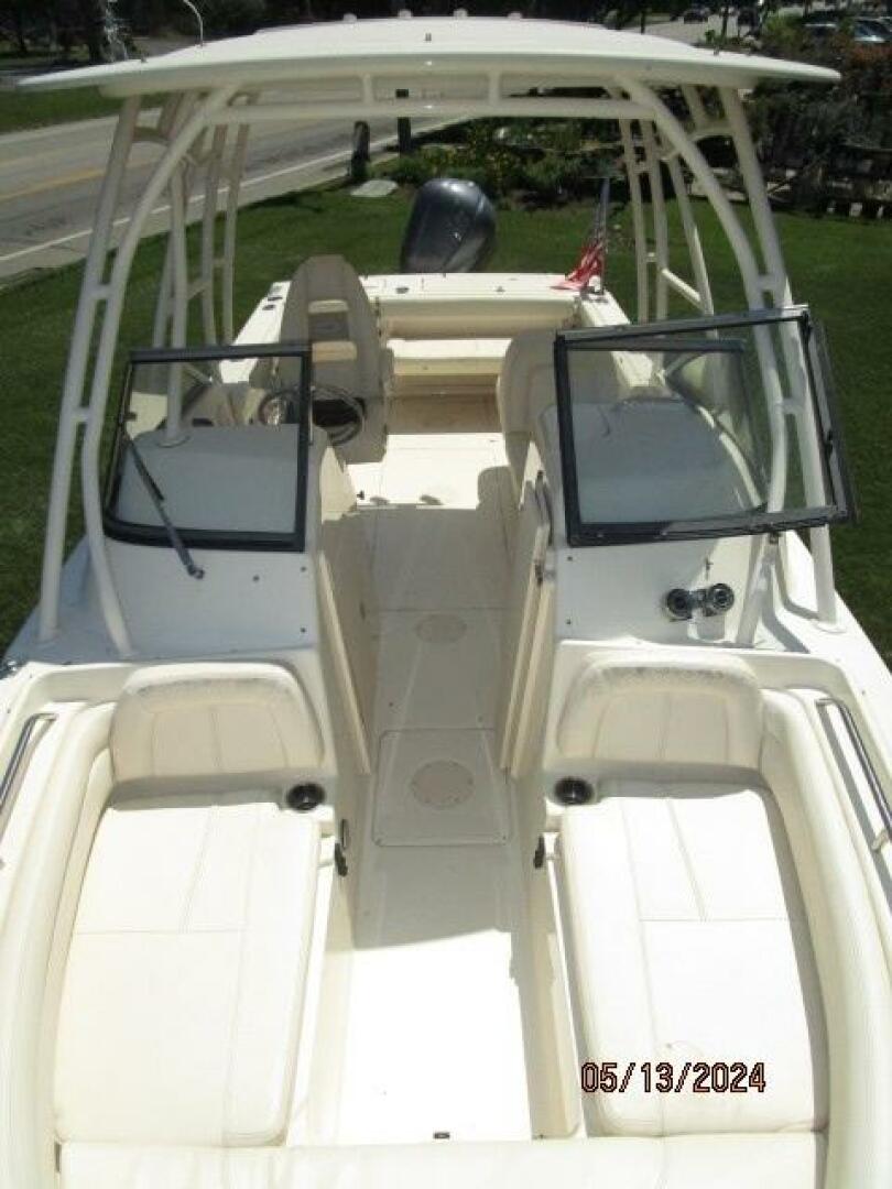 Slide: The Image of 22' Grady-White pass-thru open - 4378642