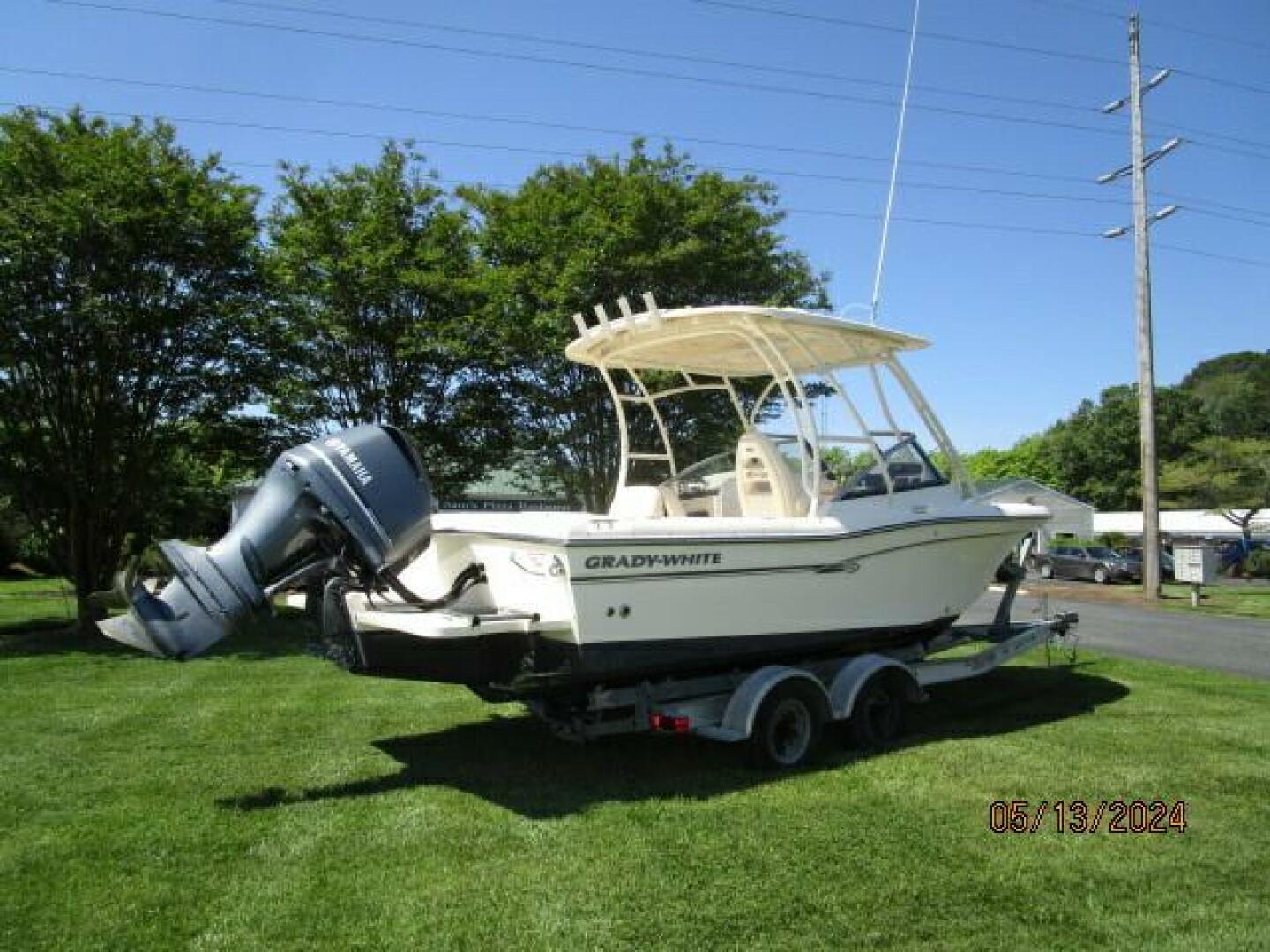 Slide: The Image of 22' Grady-White starboard aft profile - 4378665