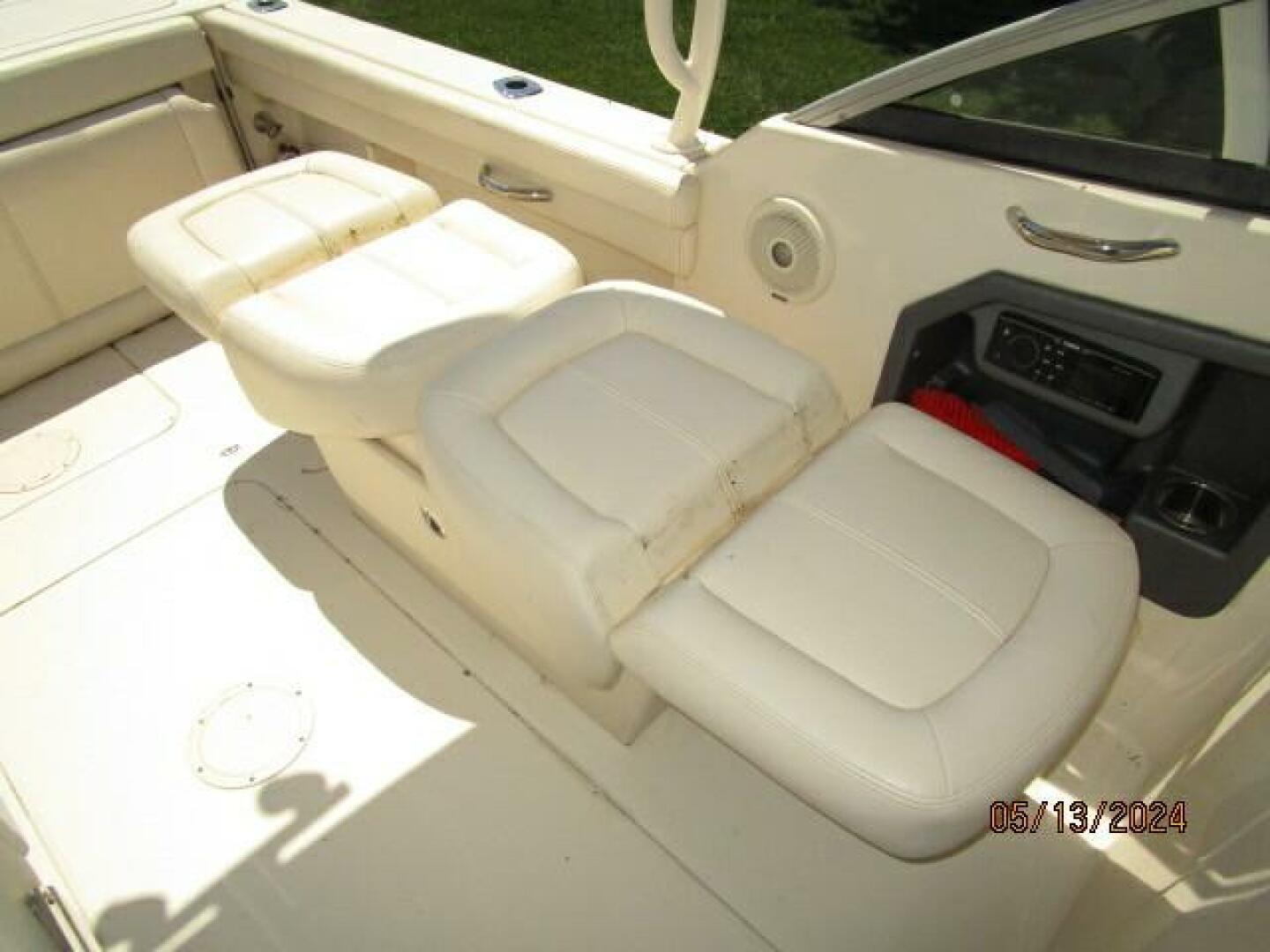 Slide: The Image of 22' Grady-White port seating2 - 4378664