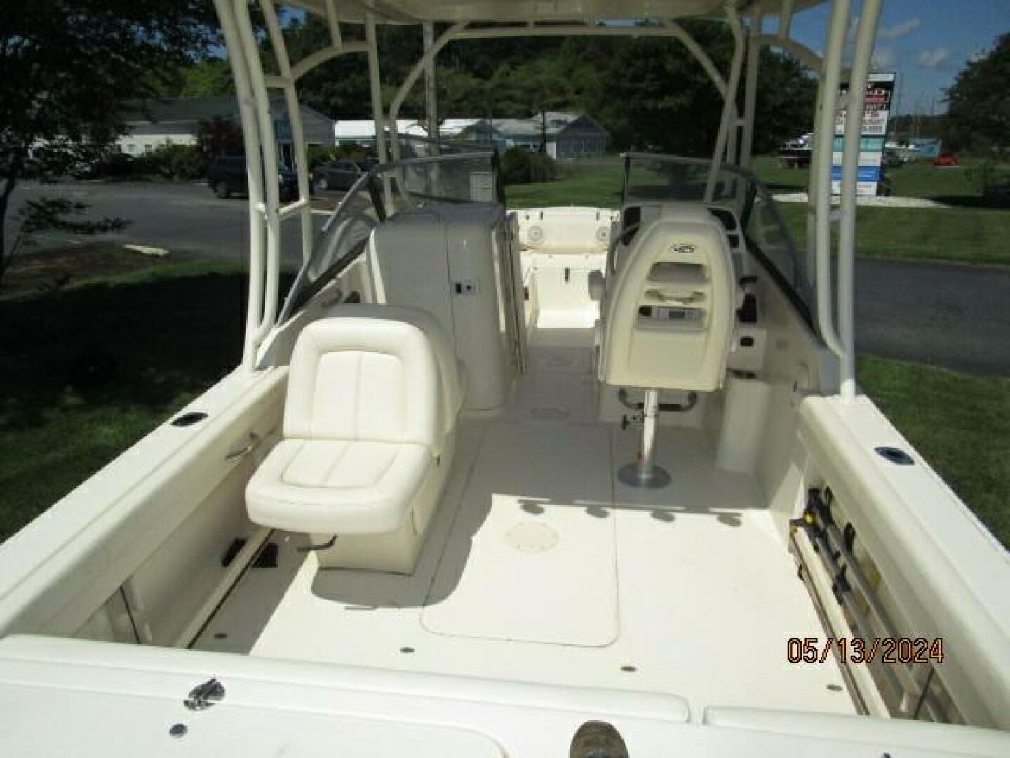 Slide: The Image of 22' Grady-White cockpit - 4378640