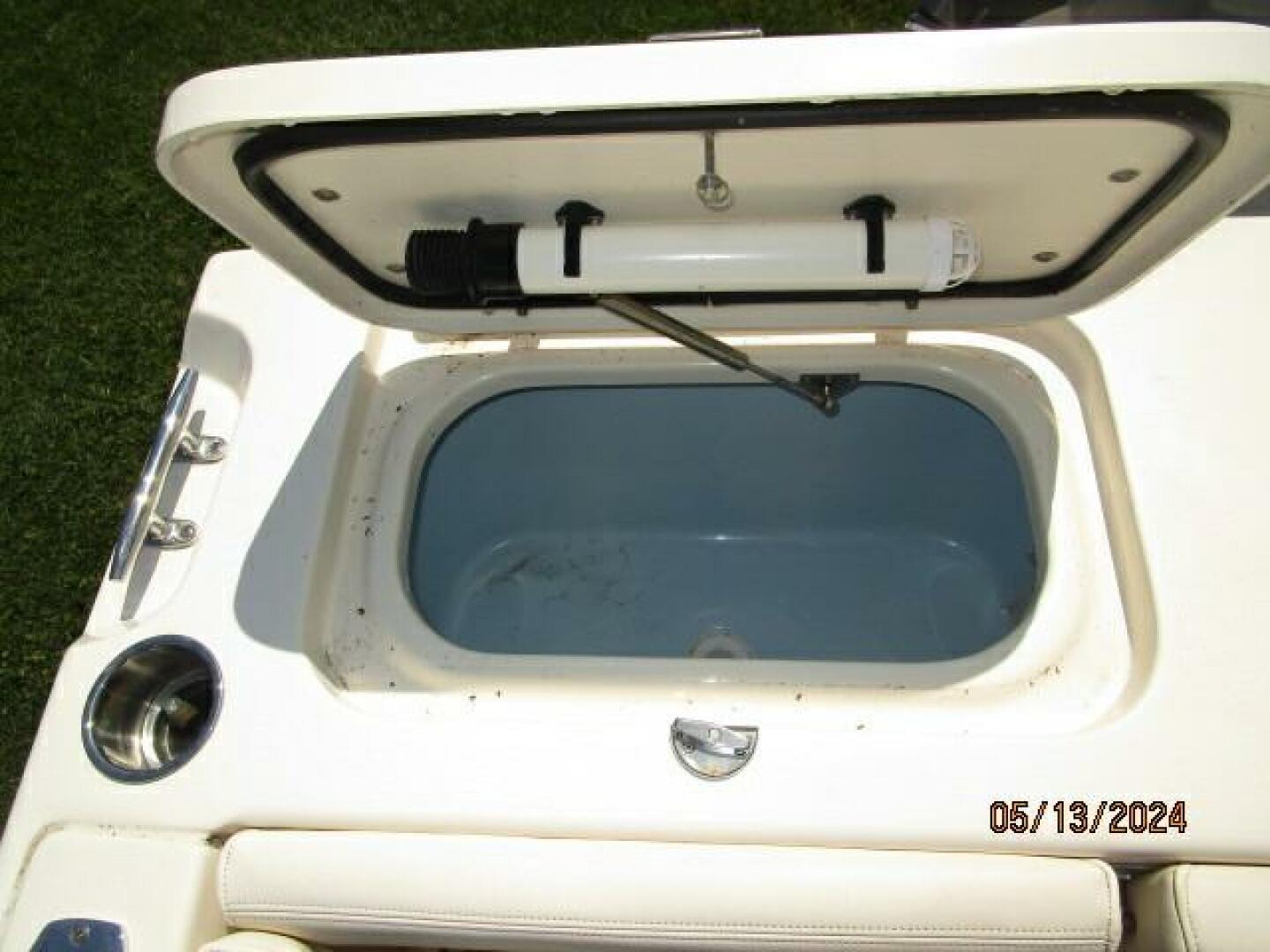 Slide: The Image of 22' Grady-White transom bait well - 4378674