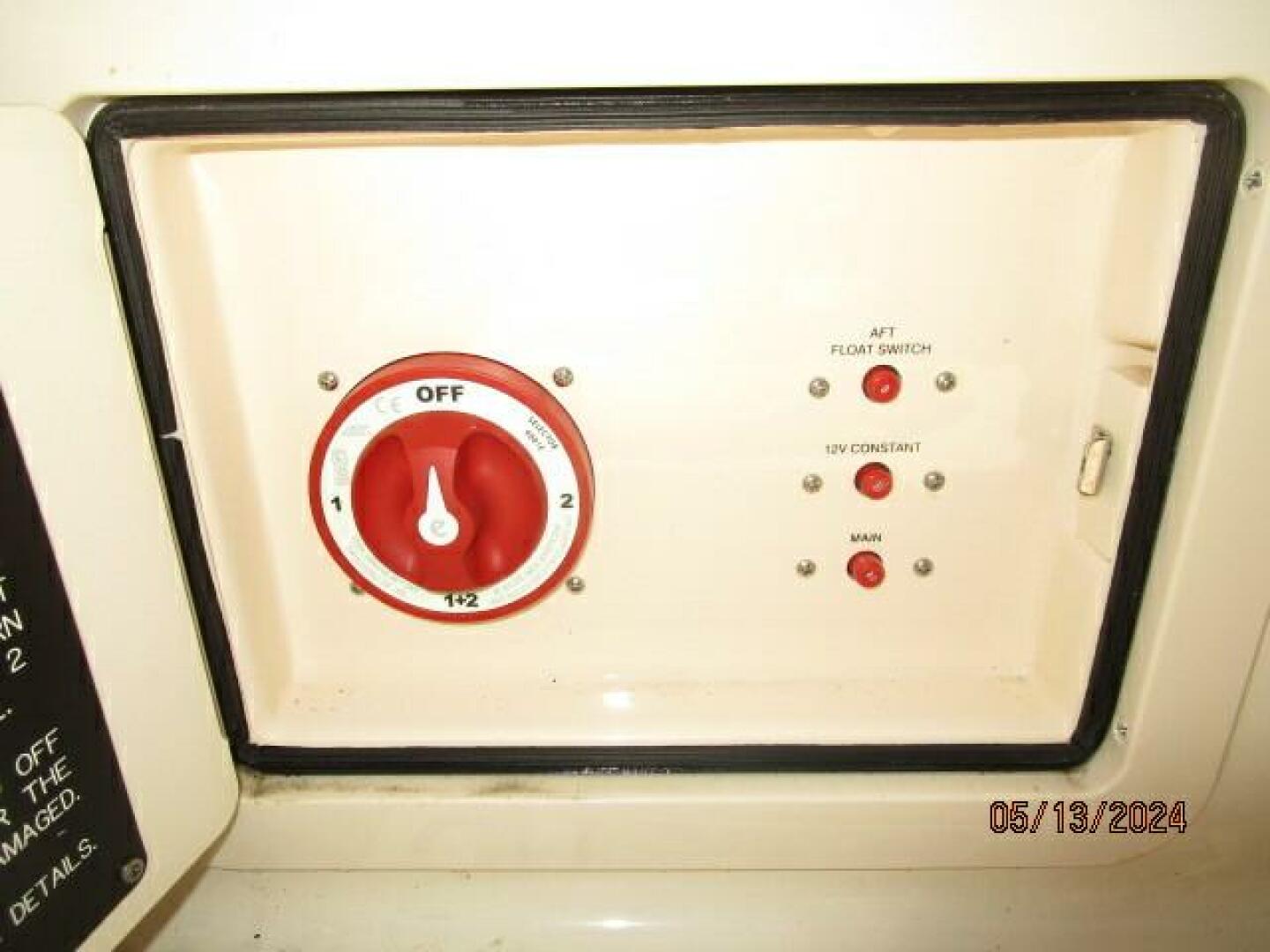 Slide: The Image of 22' Grady-White battery switch - 4378639