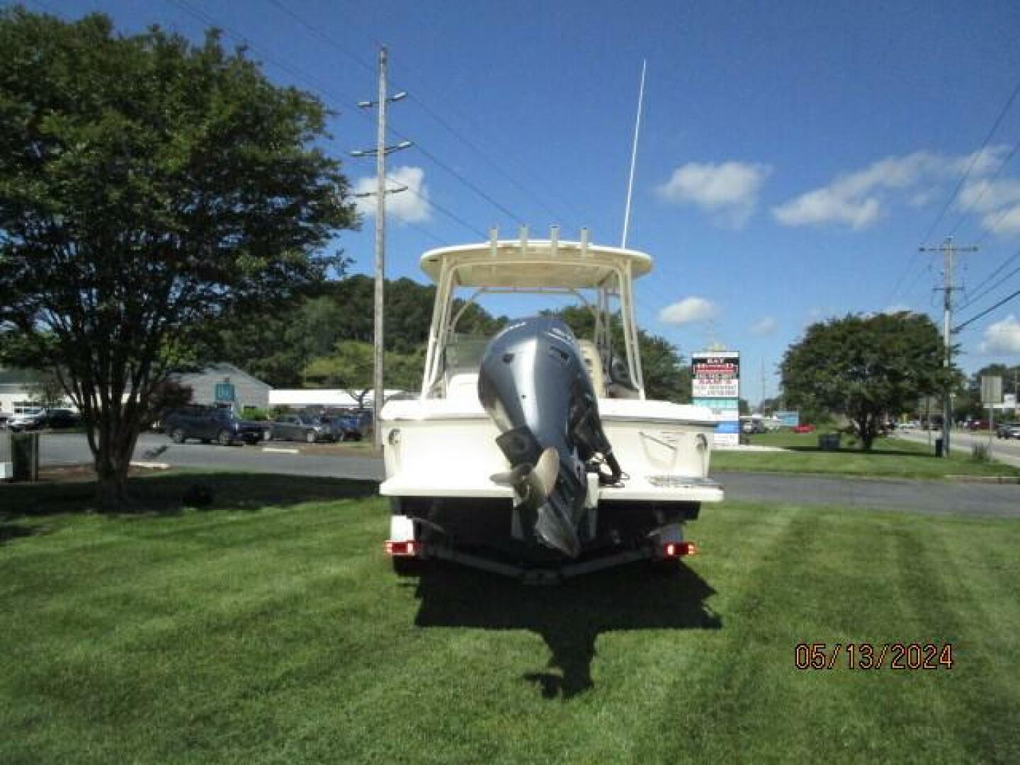 Slide: The Image of 22' Grady-White aft profile - 4378637