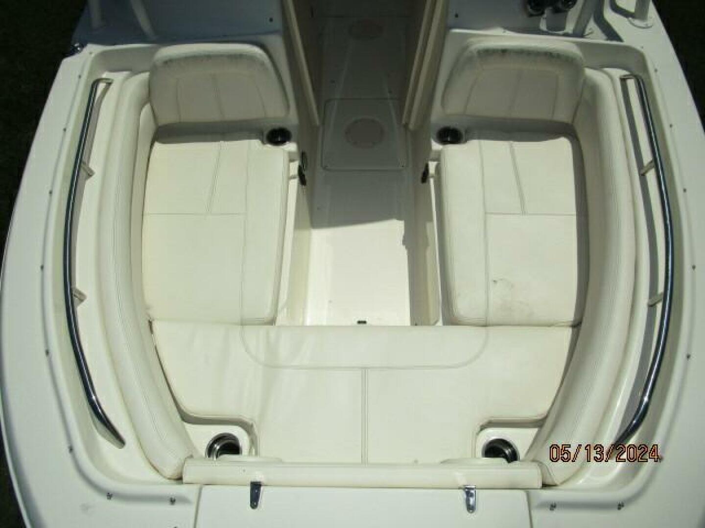 Slide: The Image of 22' Grady-White foredeck seating2 - 4378644