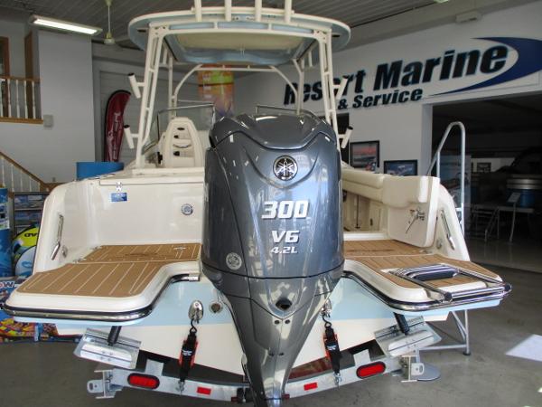 Slide: The Image of 2023 Grady-White Freedom 235 boat with Yamaha 300 V6 engine at Desert Marine. - 1