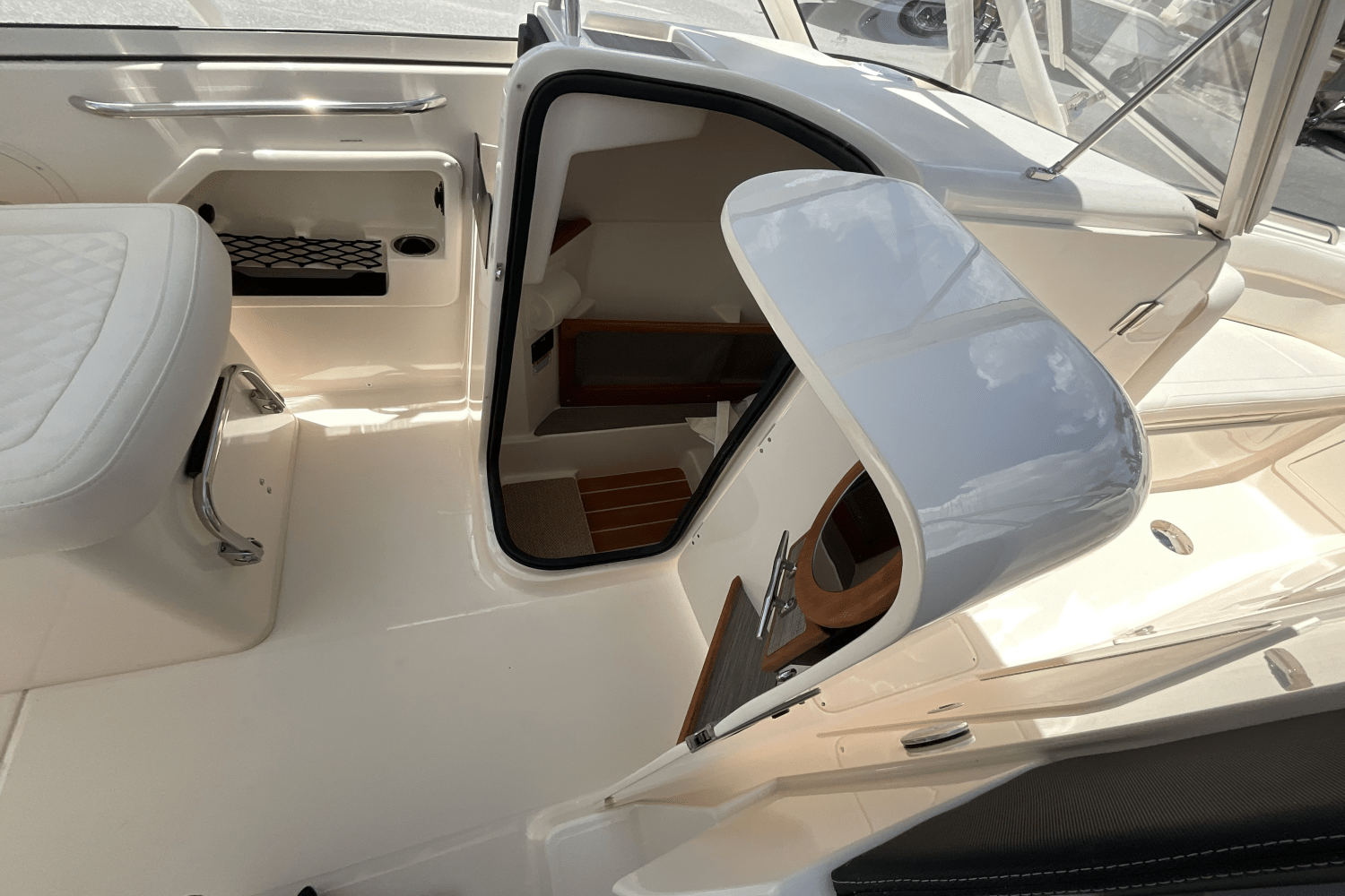 Slide: The Image of Grady-White Freedom 275 2026 - 18