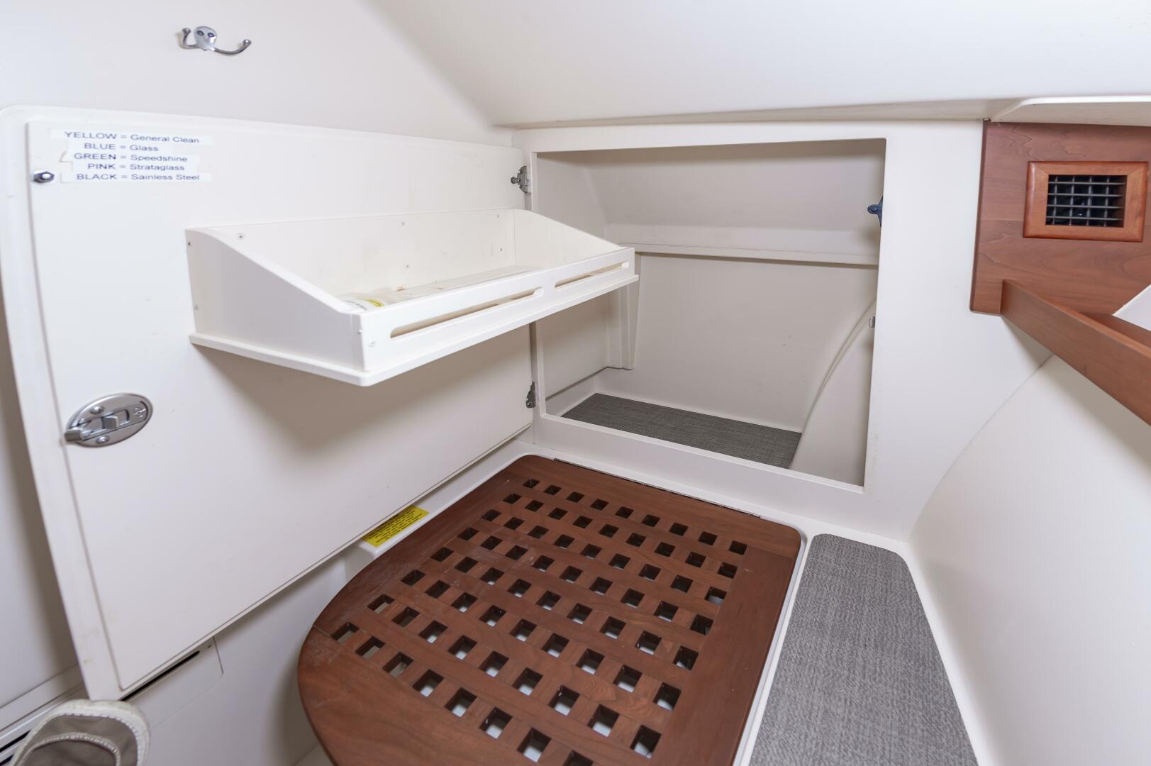 Slide: The Image of 33GradyWhite045 - 5430807