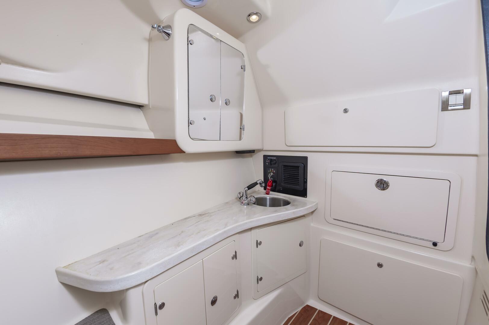 Slide: The Image of 33GradyWhite046 - 5430808