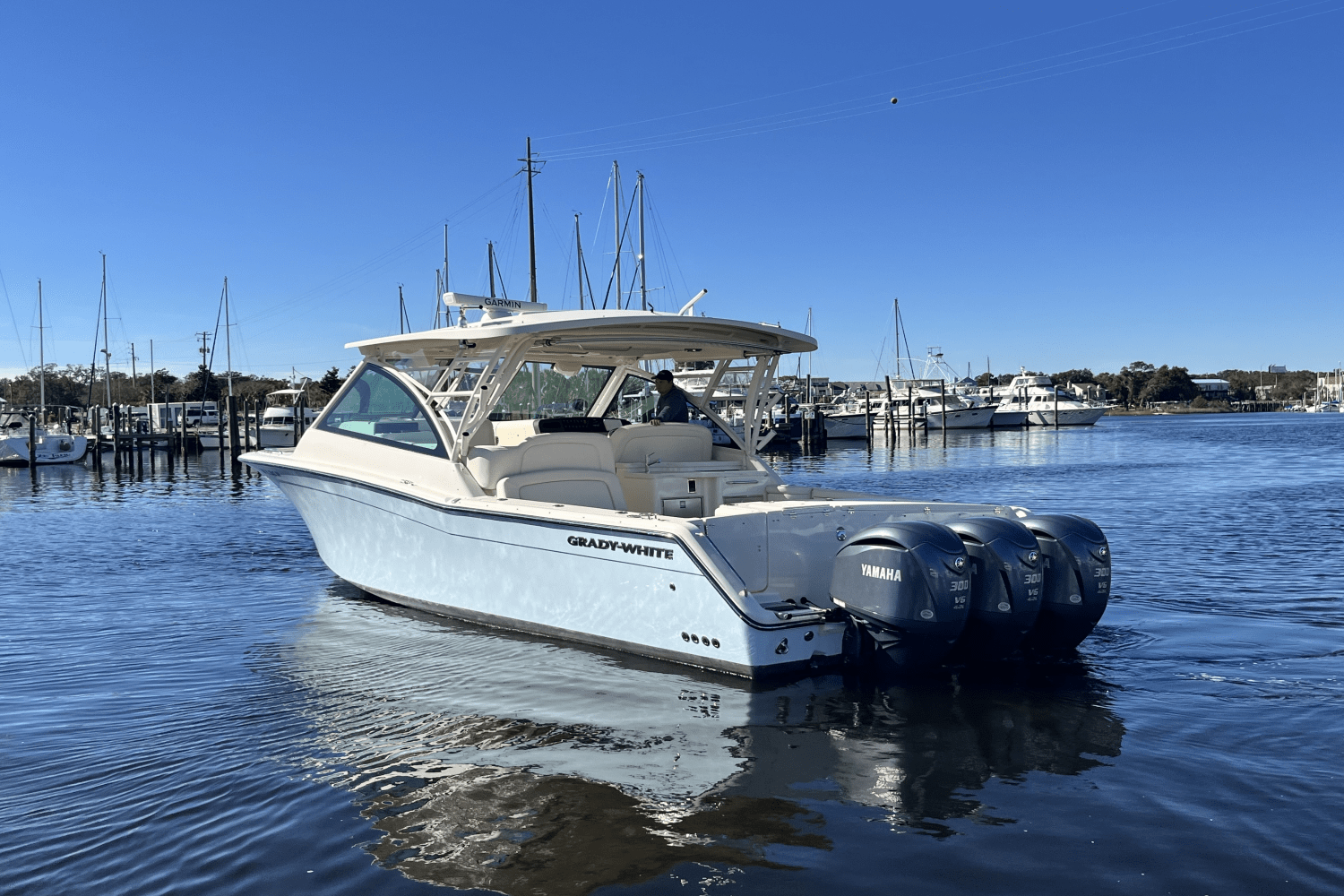 Slide: The Image of Grady-White Freedom 375 2018 - 10