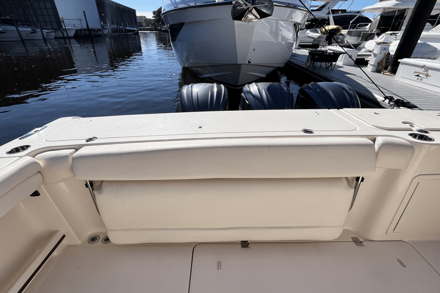 Slide: The Image of Grady-White Freedom 375 2018 - 16