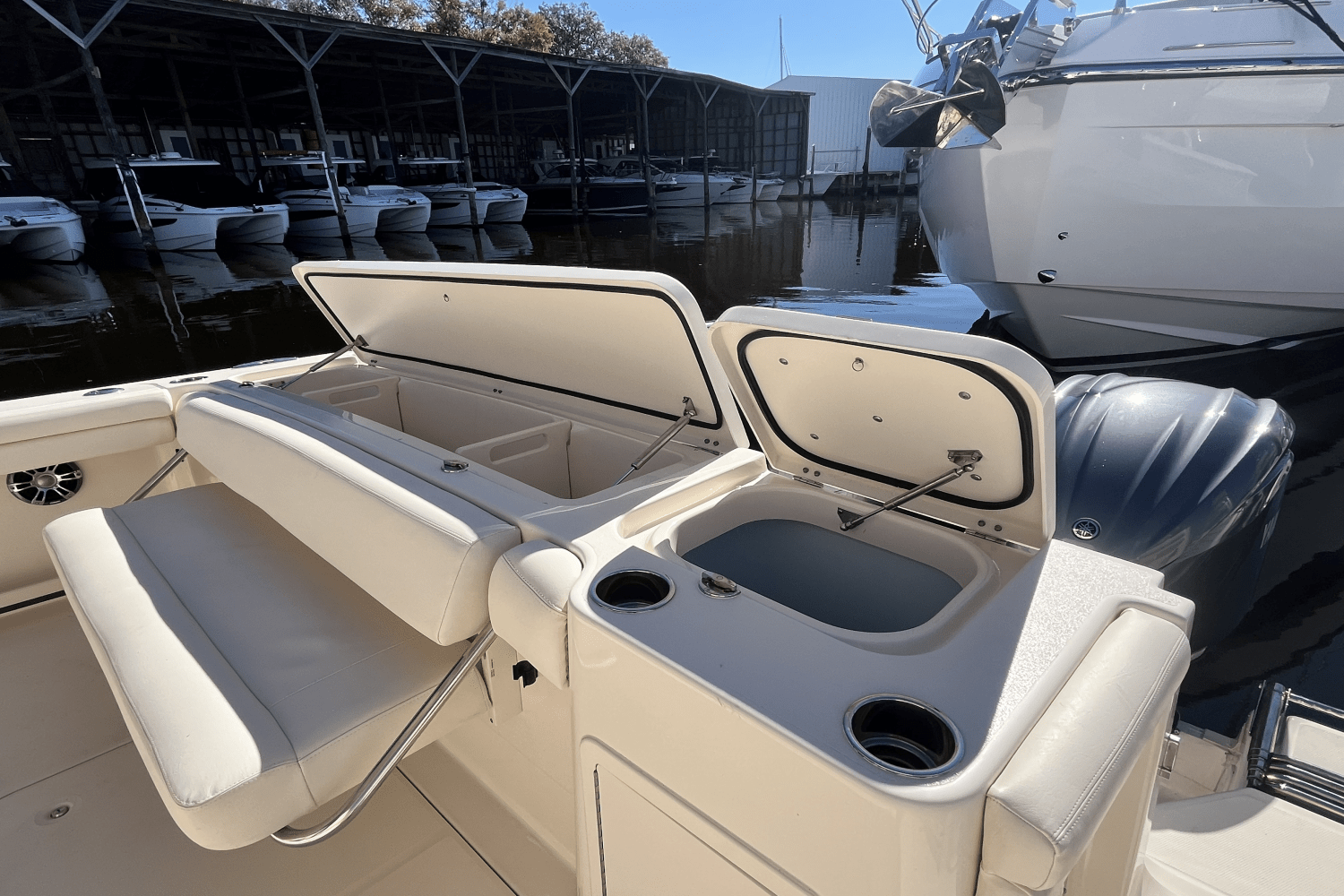 Slide: The Image of Grady-White Freedom 375 2018 - 17