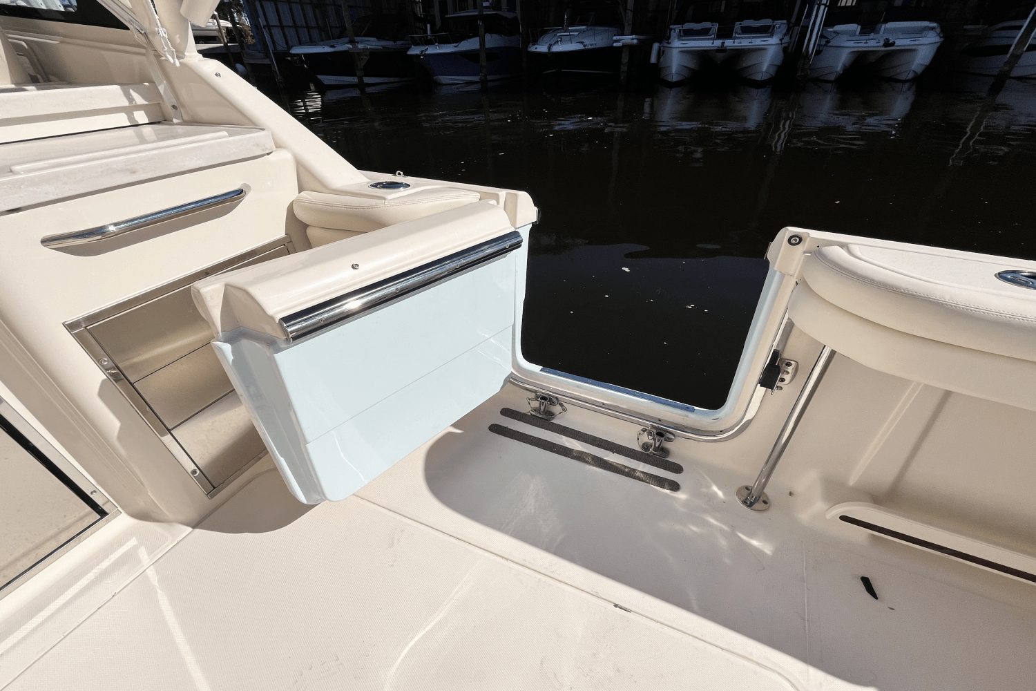 Slide: The Image of Grady-White Freedom 375 2018 - 19