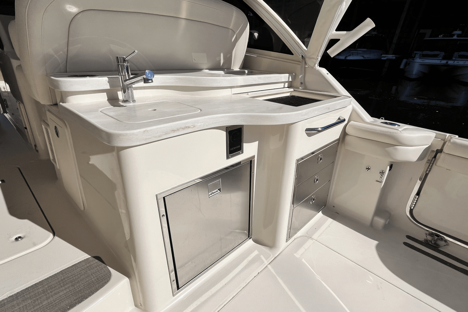 Slide: The Image of Grady-White Freedom 375 2018 - 20