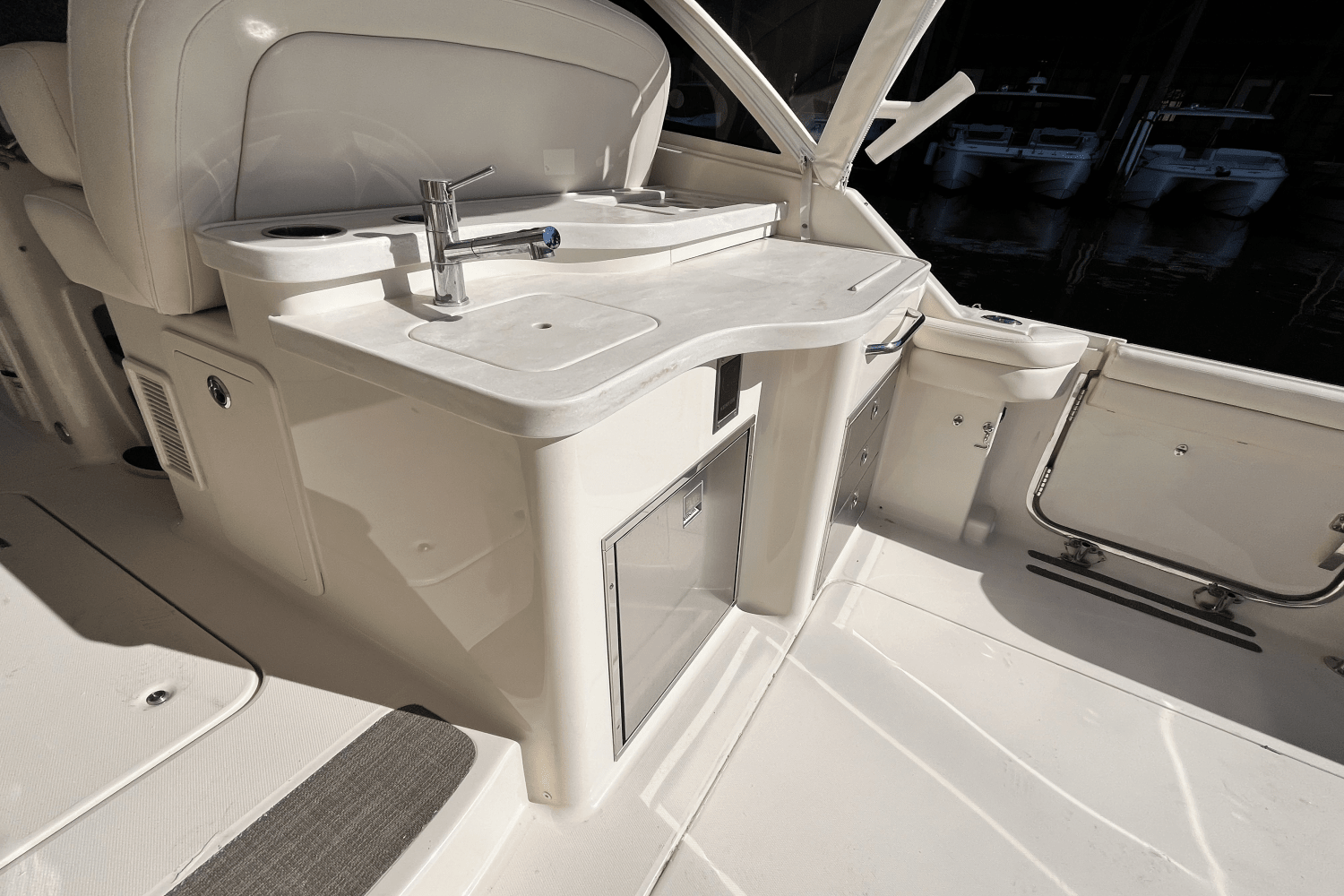 Slide: The Image of Grady-White Freedom 375 2018 - 21