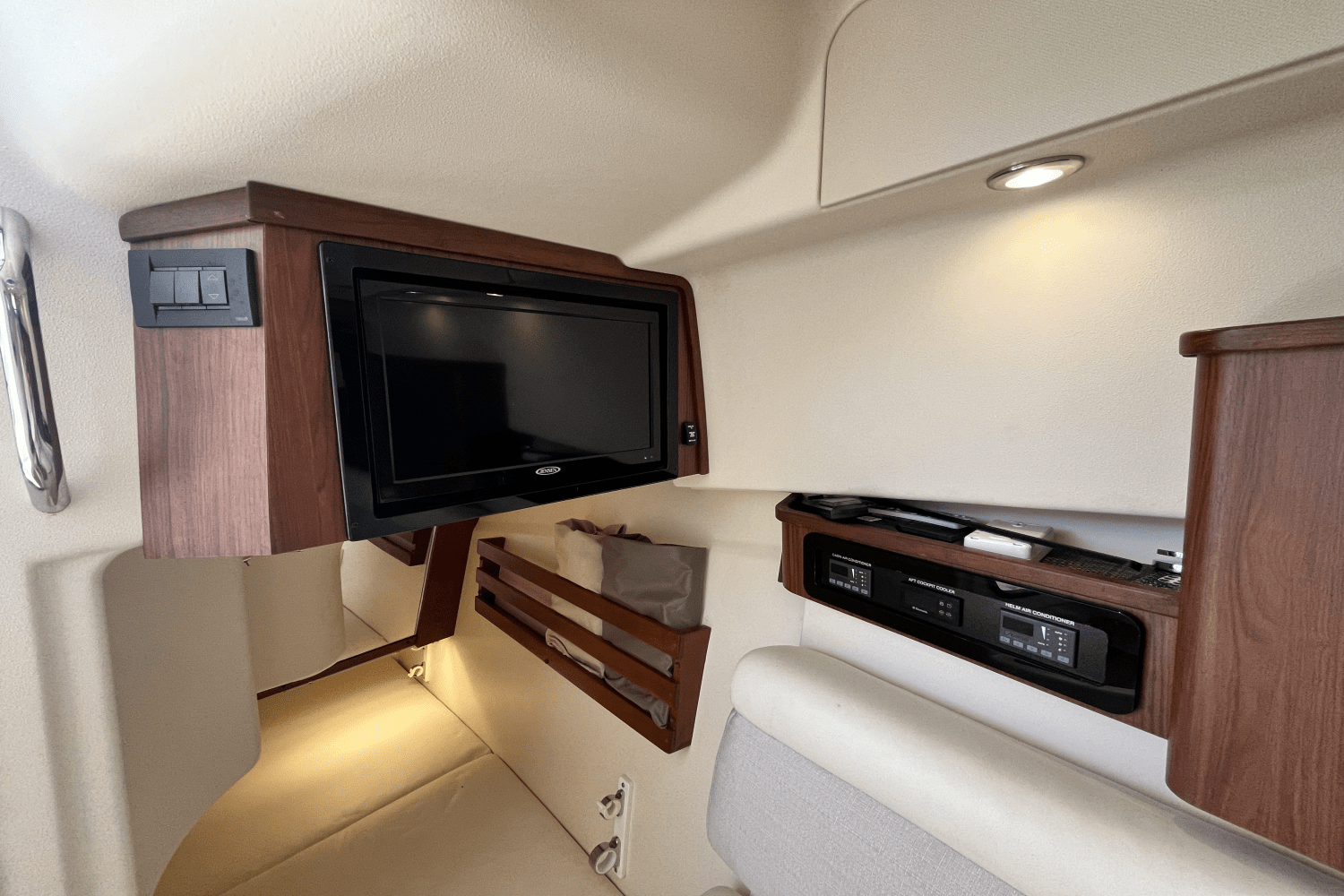 Slide: The Image of Grady-White Freedom 375 2018 - 30