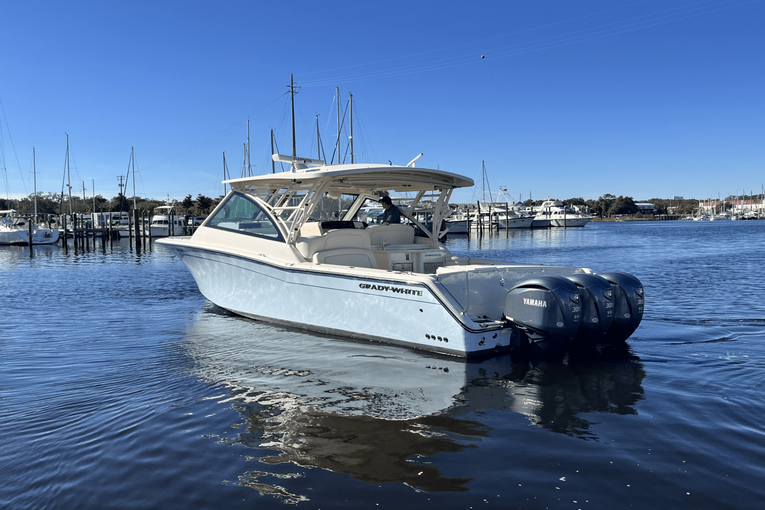 Slide: The Image of Grady-White Freedom 375 2018 - 9