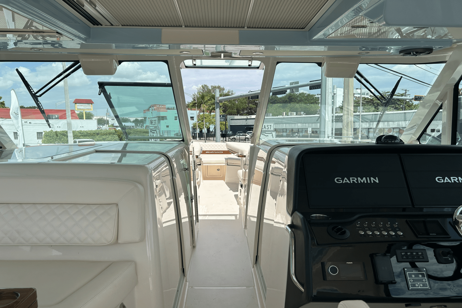 Slide: The Image of Grady-White Freedom 415 2025 - 7