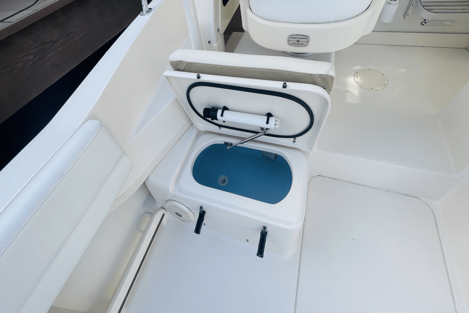 Slide: The Image of Grady-White GULFSTREAM 232 2016 - 20