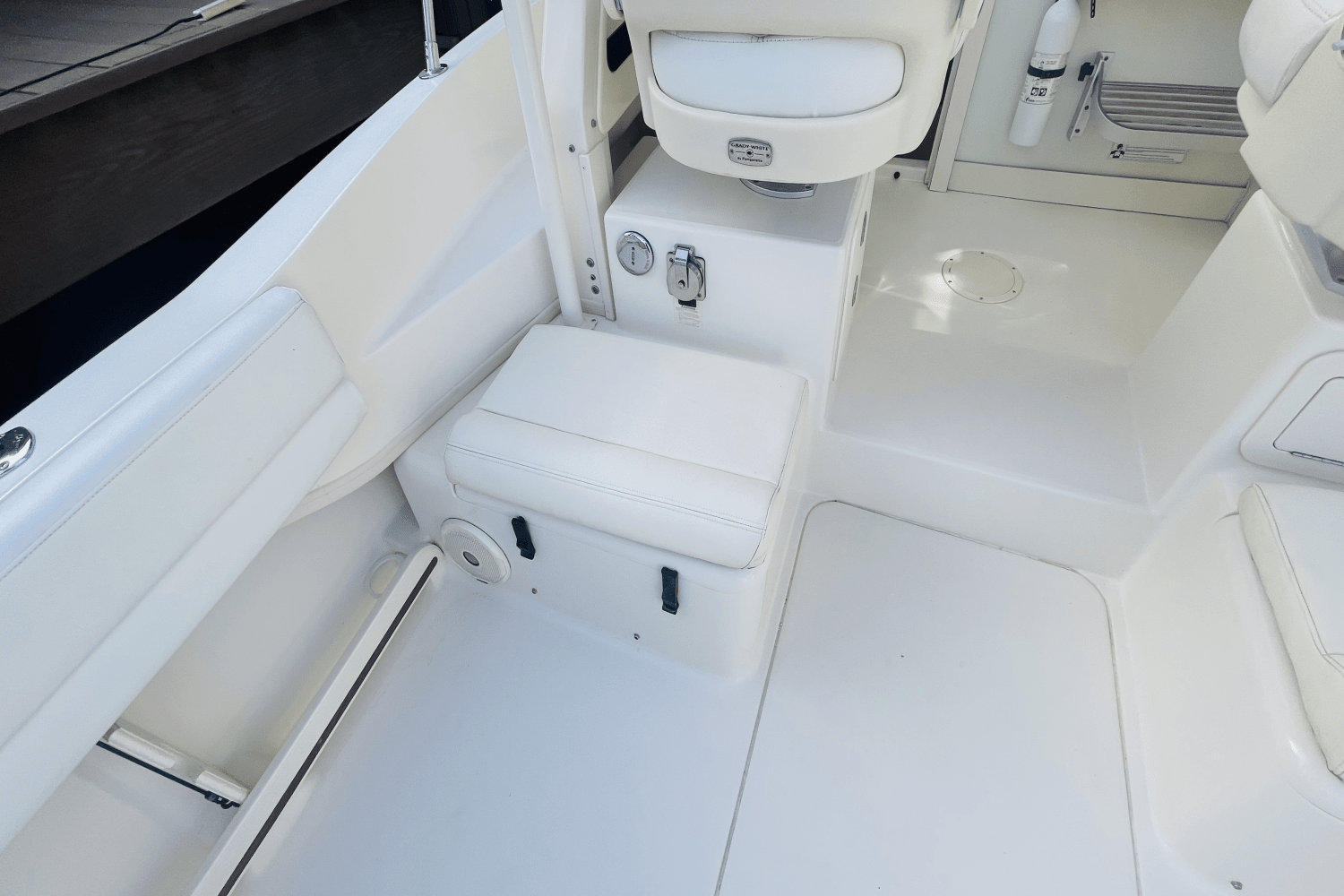 Slide: The Image of Grady-White GULFSTREAM 232 2016 - 22