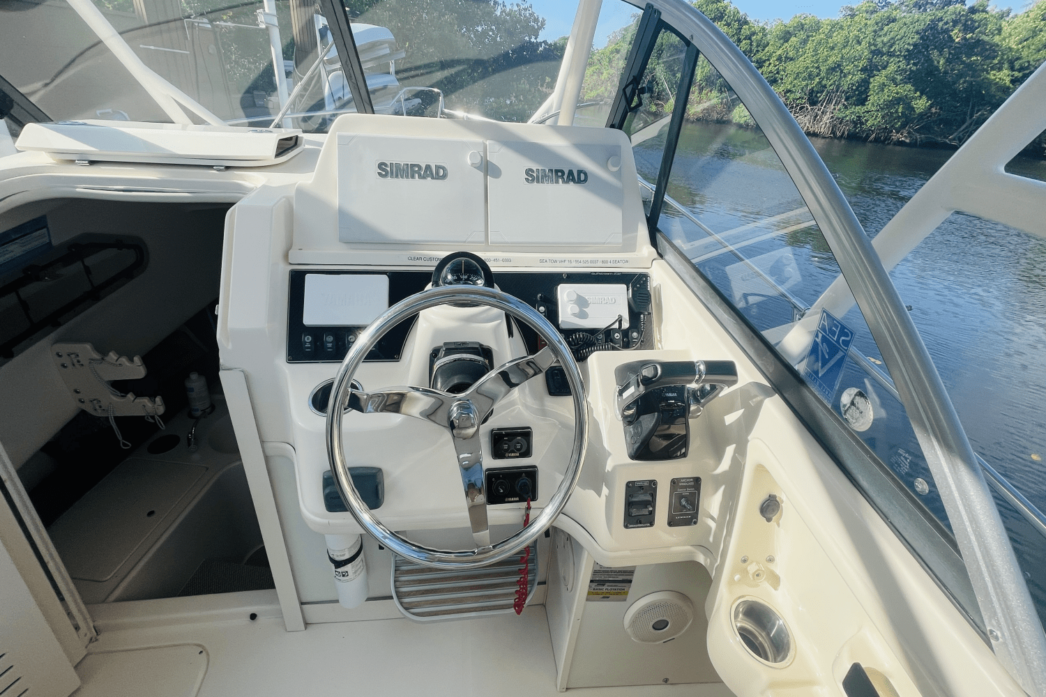 Slide: The Image of Grady-White GULFSTREAM 232 2016 - 28