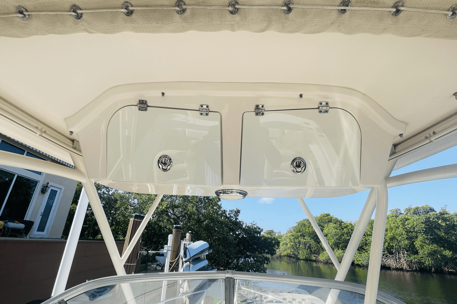 Slide: The Image of Grady-White GULFSTREAM 232 2016 - 36