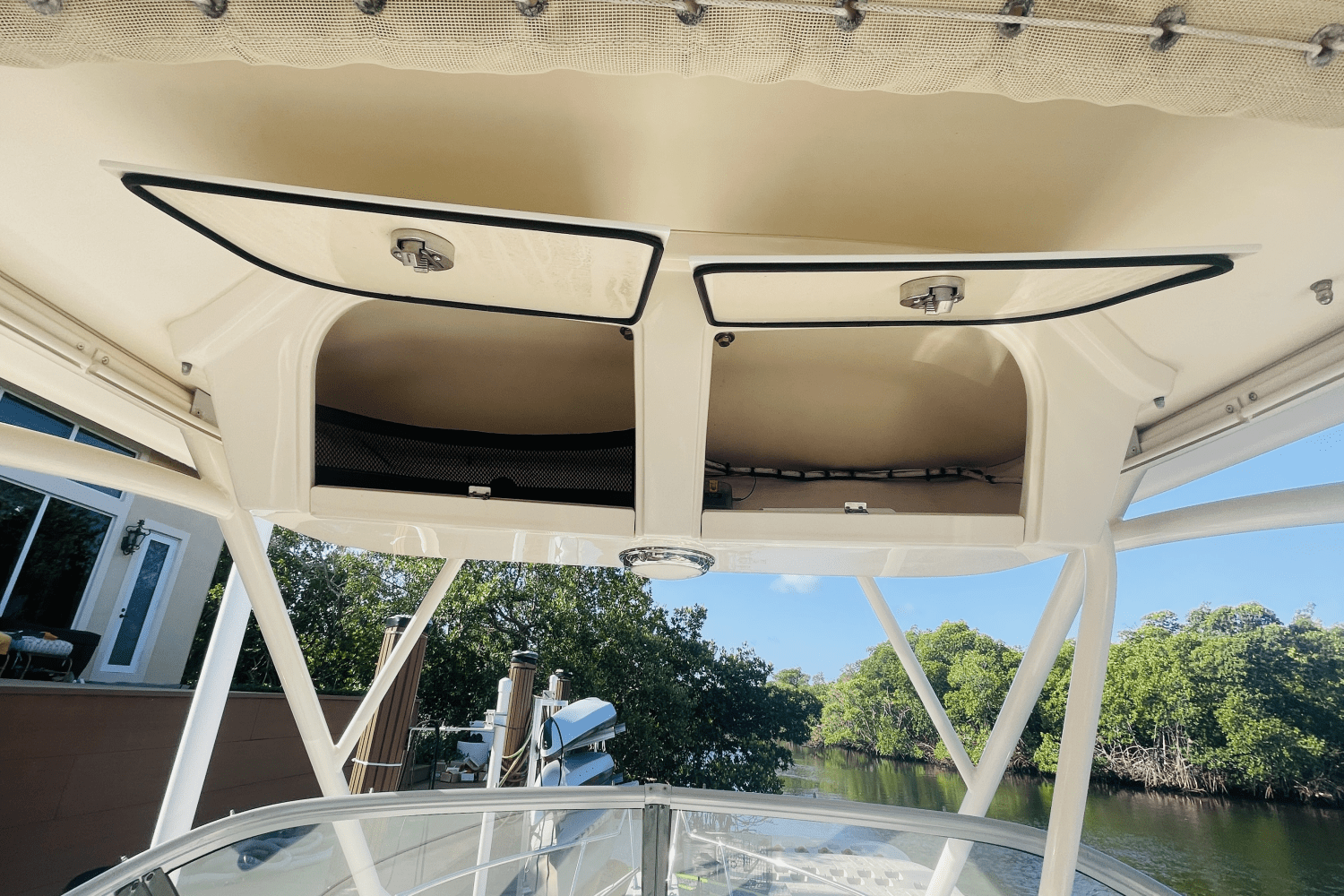 Slide: The Image of Grady-White GULFSTREAM 232 2016 - 37