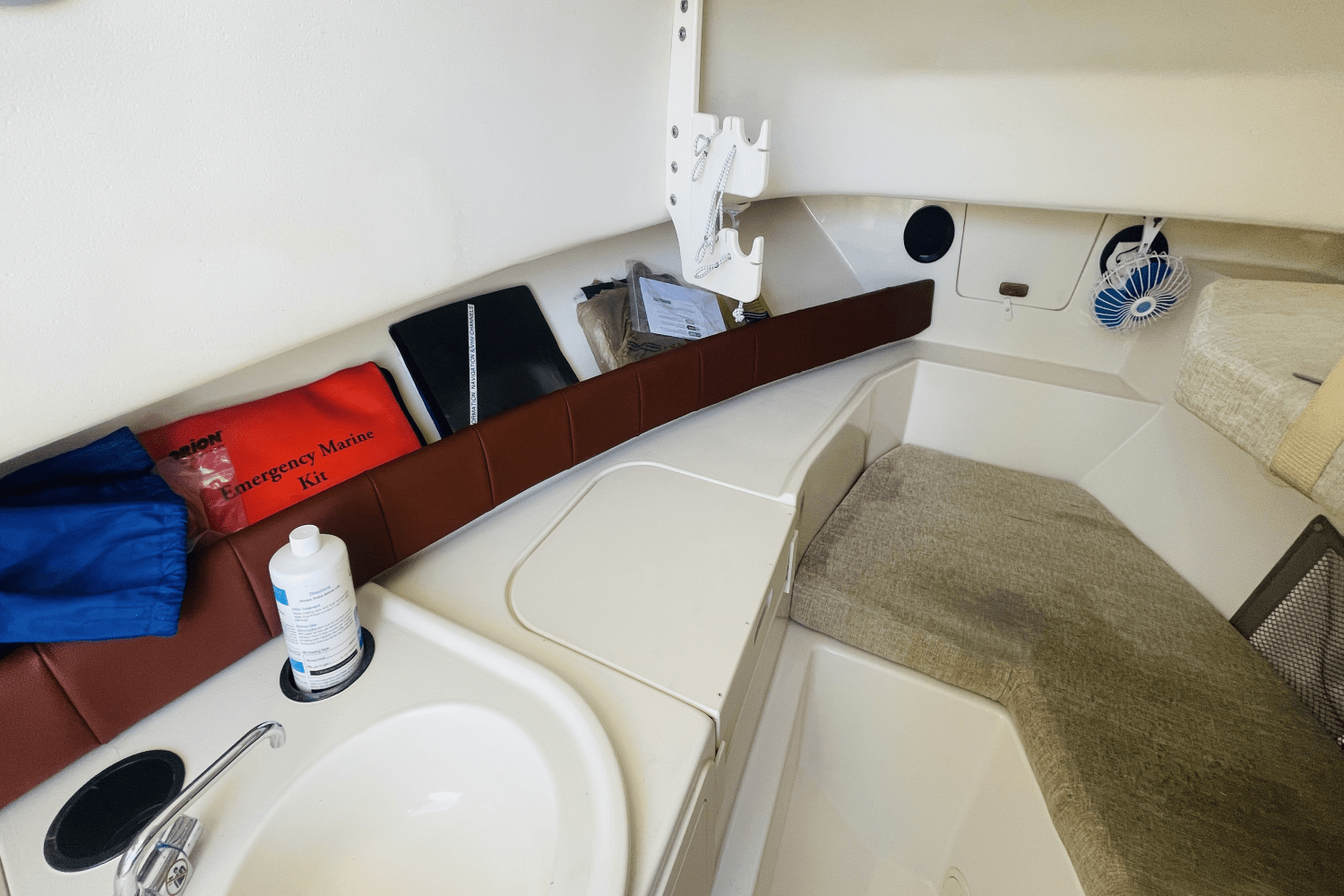 Slide: The Image of Grady-White GULFSTREAM 232 2016 - 40