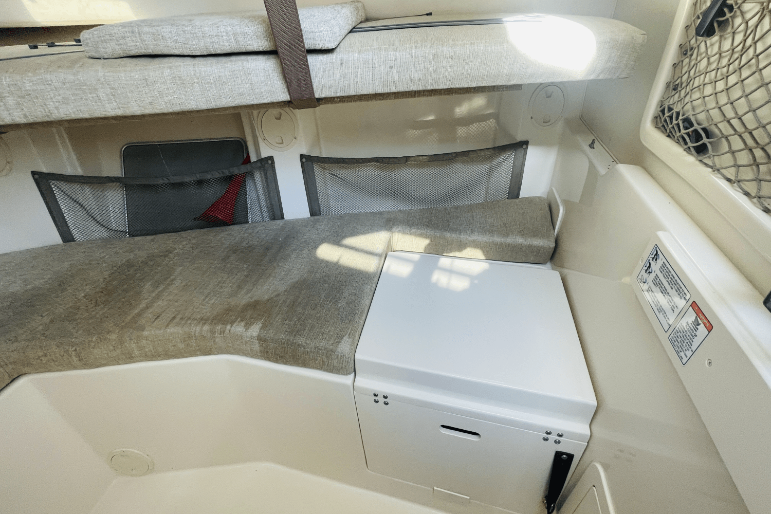 Slide: The Image of Grady-White GULFSTREAM 232 2016 - 42