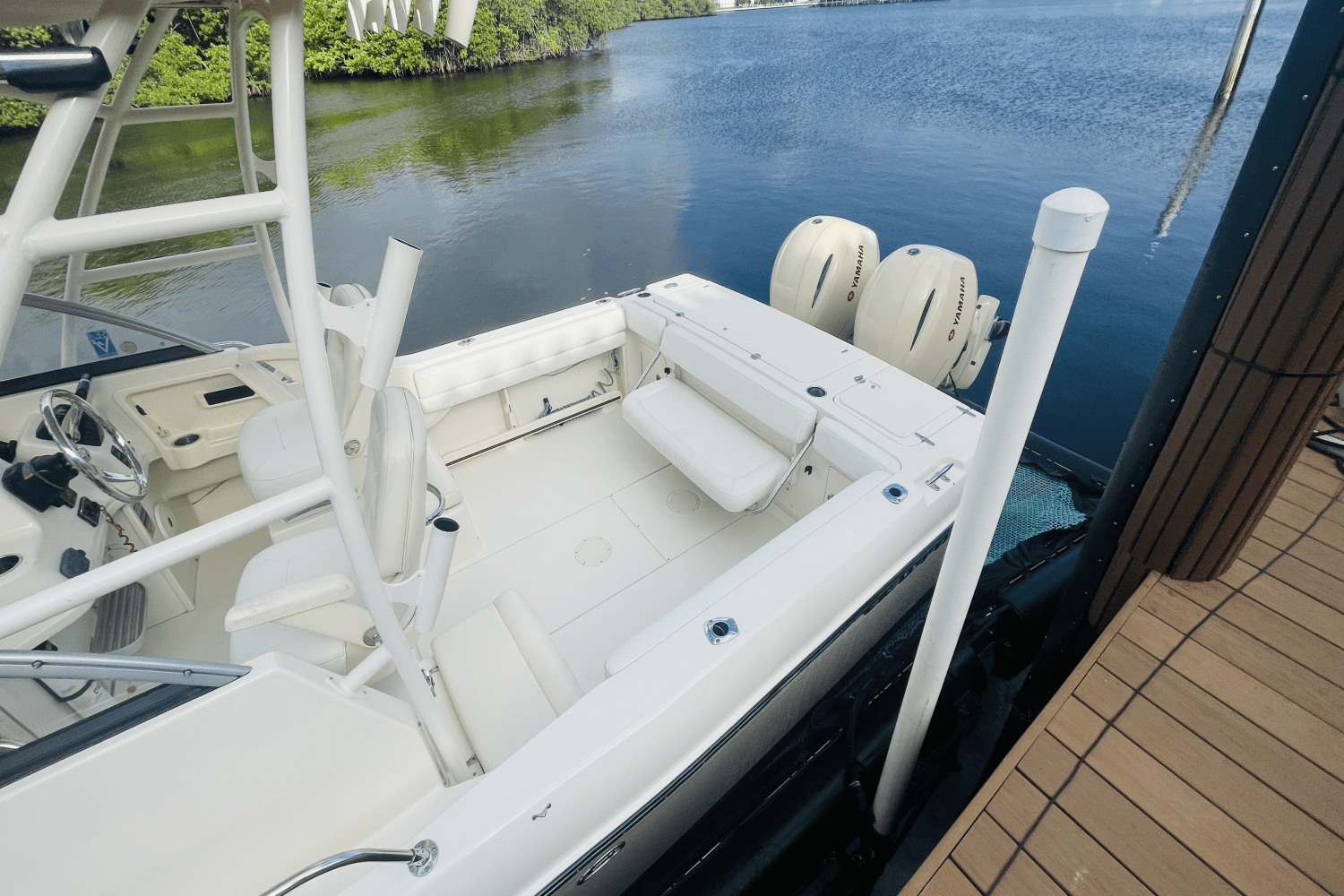 Slide: The Image of Grady-White GULFSTREAM 232 2016 - 5