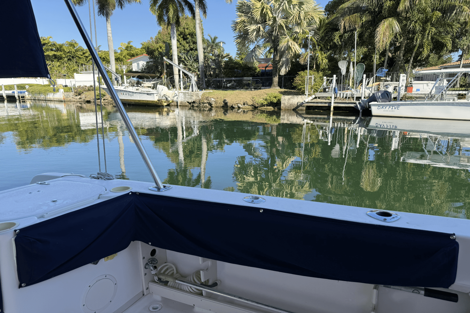 Slide: The Image of Grady-White Marlin 300 2001 - 16