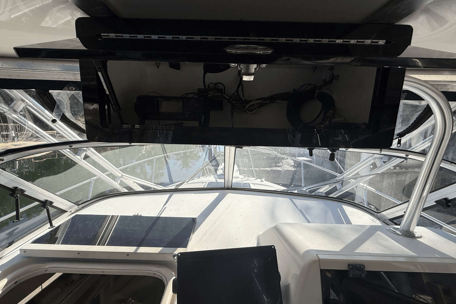 Slide: The Image of Grady-White Marlin 300 2001 - 19