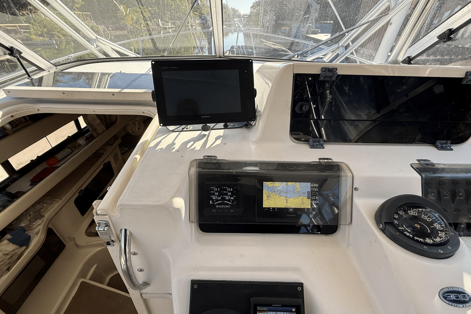 Slide: The Image of Grady-White Marlin 300 2001 - 20