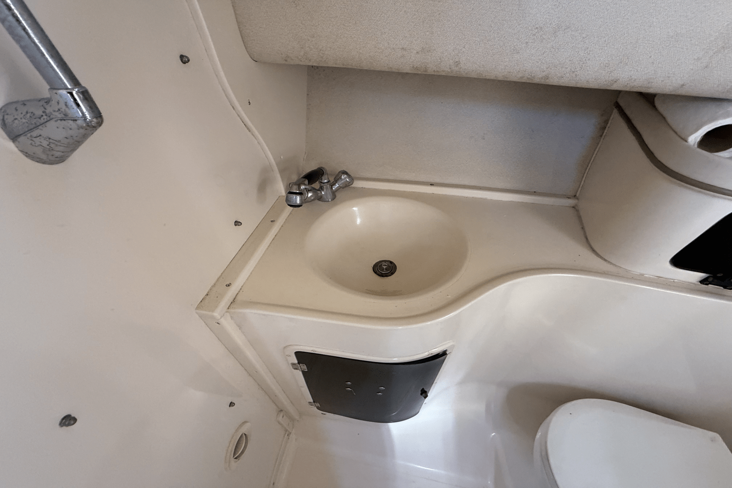 Slide: The Image of Grady-White Marlin 300 2001 - 29